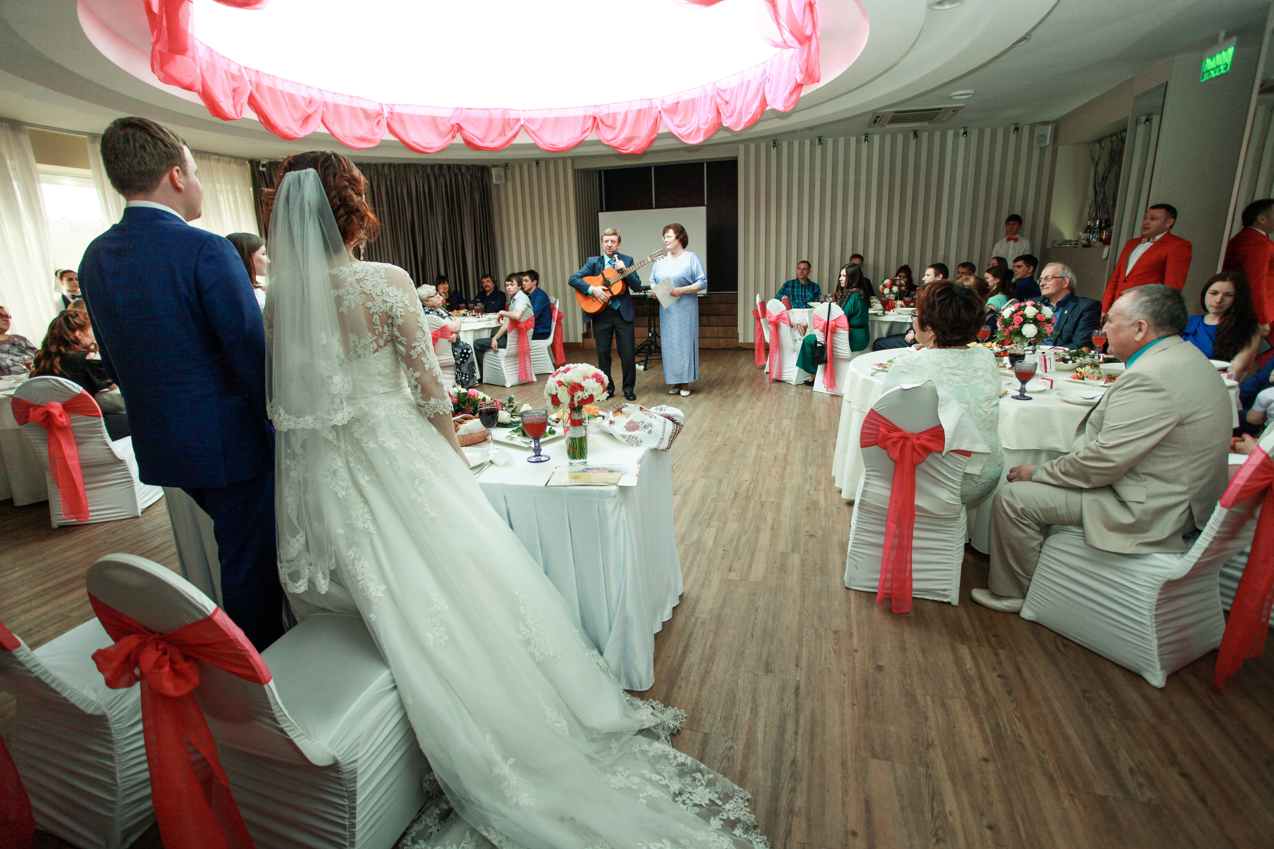 Олег и Полина 28 апреля, свадебная фотосъемка. Семейный и портретный фотограф в Екатеринбурге Анна Лобанова