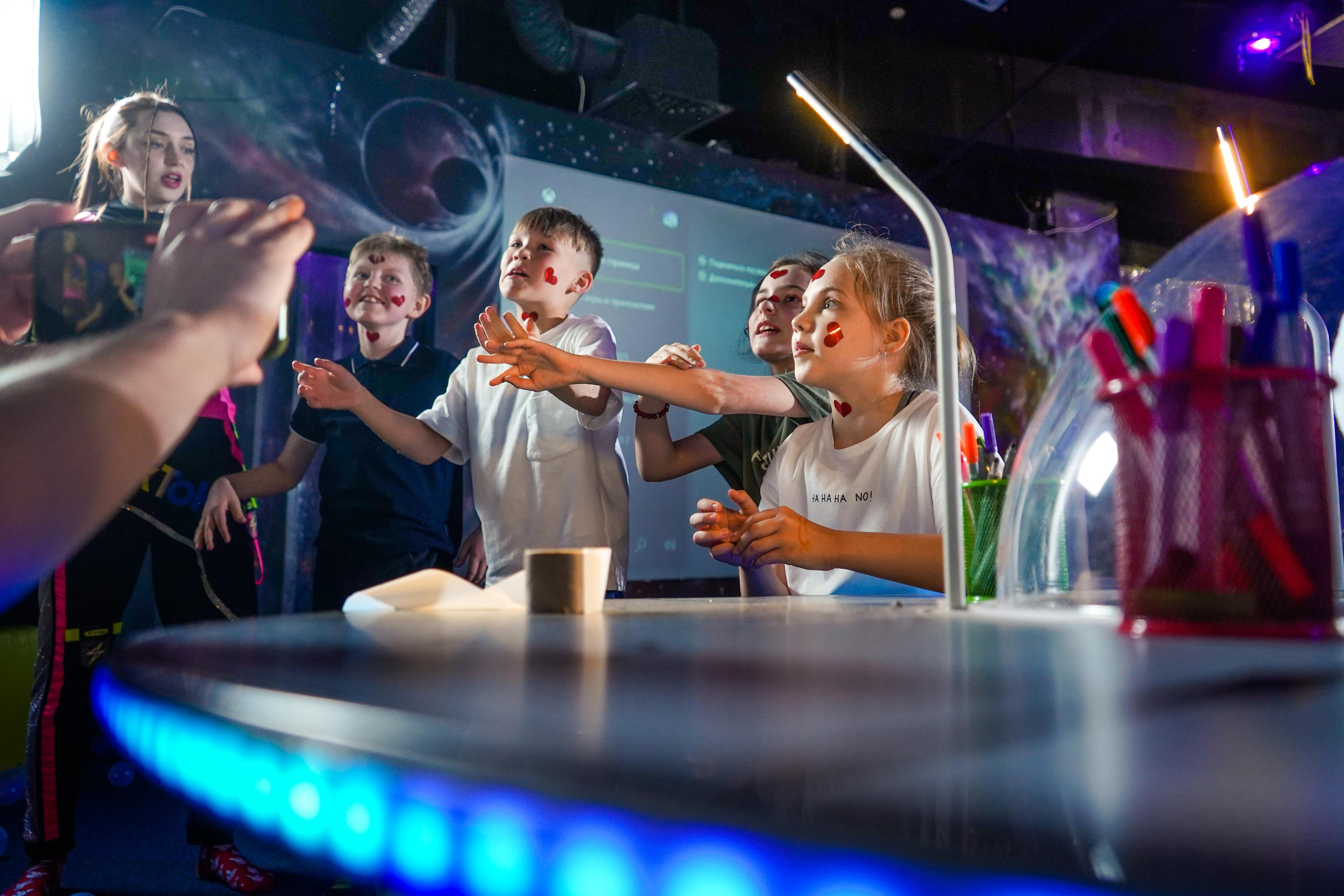 День рождения Киры в Футурамии. Семейный и портретный фотограф в Екатеринбурге Анна Лобанова