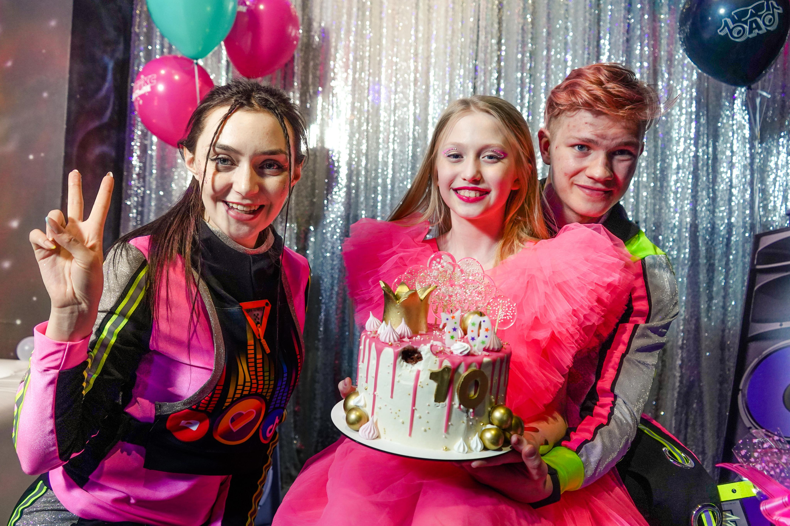 День рождения Киры в Футурамии. Семейный и портретный фотограф в Екатеринбурге Анна Лобанова