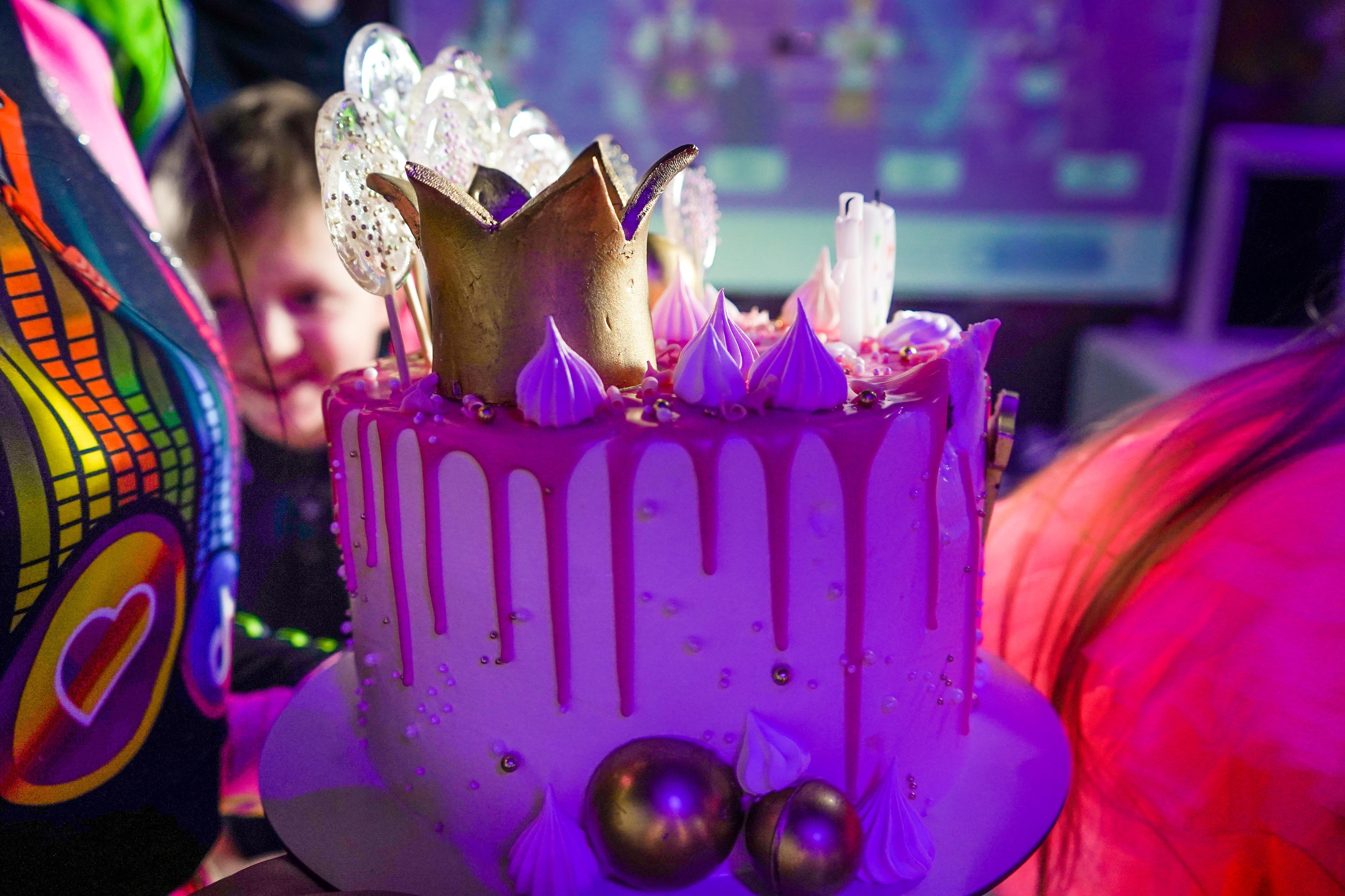 День рождения Киры в Футурамии. Семейный и портретный фотограф в Екатеринбурге Анна Лобанова