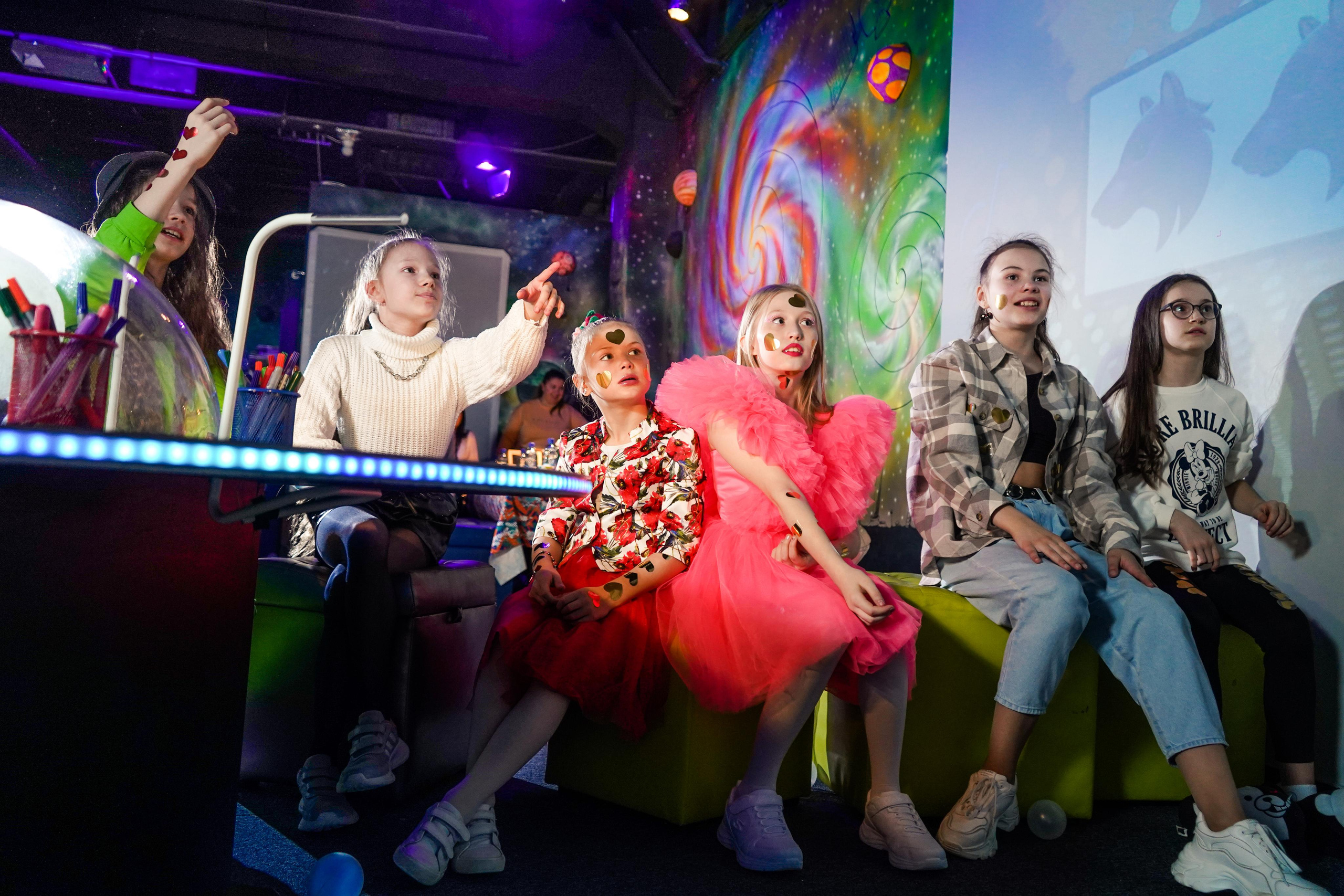 День рождения Киры в Футурамии. Семейный и портретный фотограф в Екатеринбурге Анна Лобанова