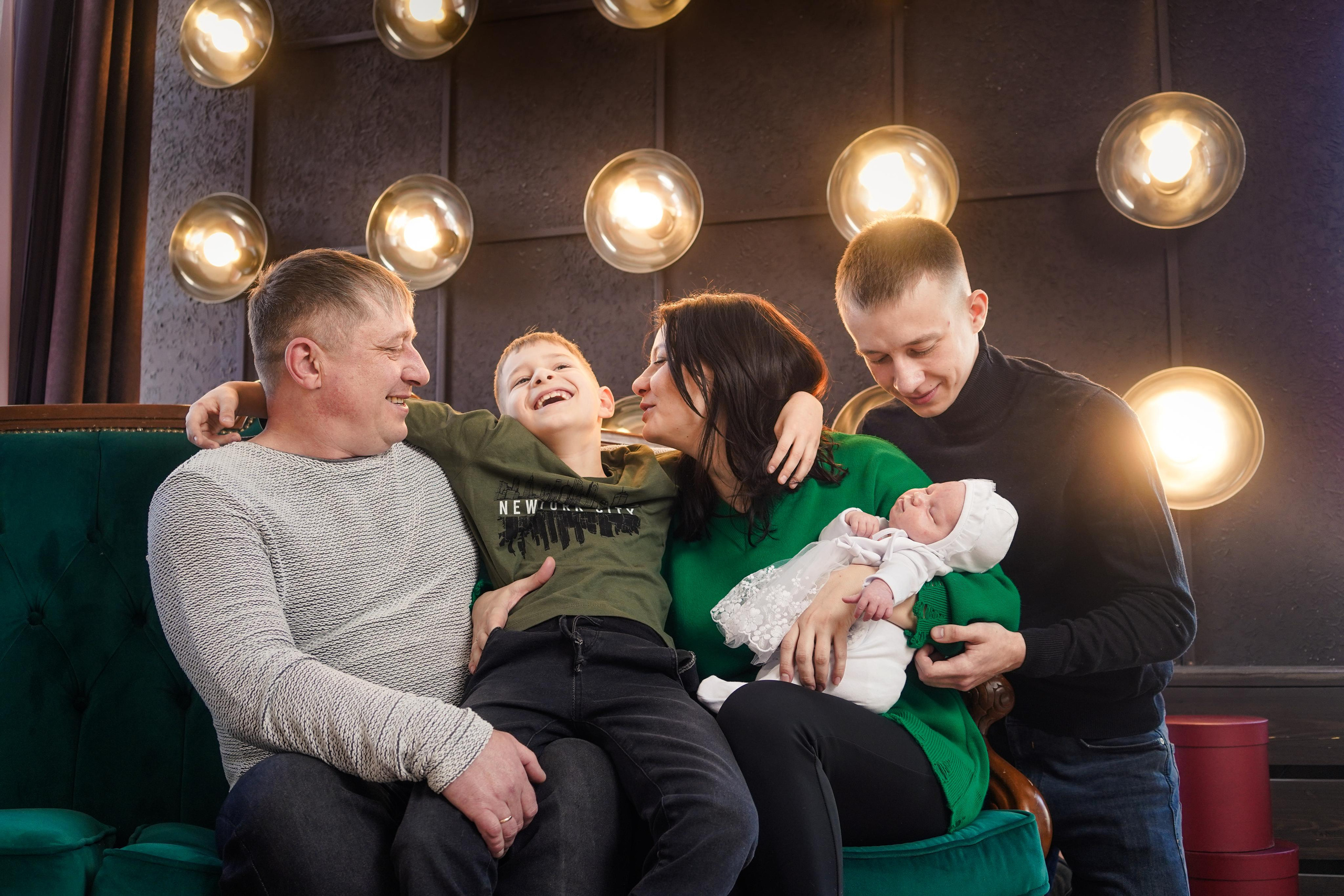 Семейная фотосессия в честь рождения дочки. Семейный и портретный фотограф в Екатеринбурге Анна Лобанова