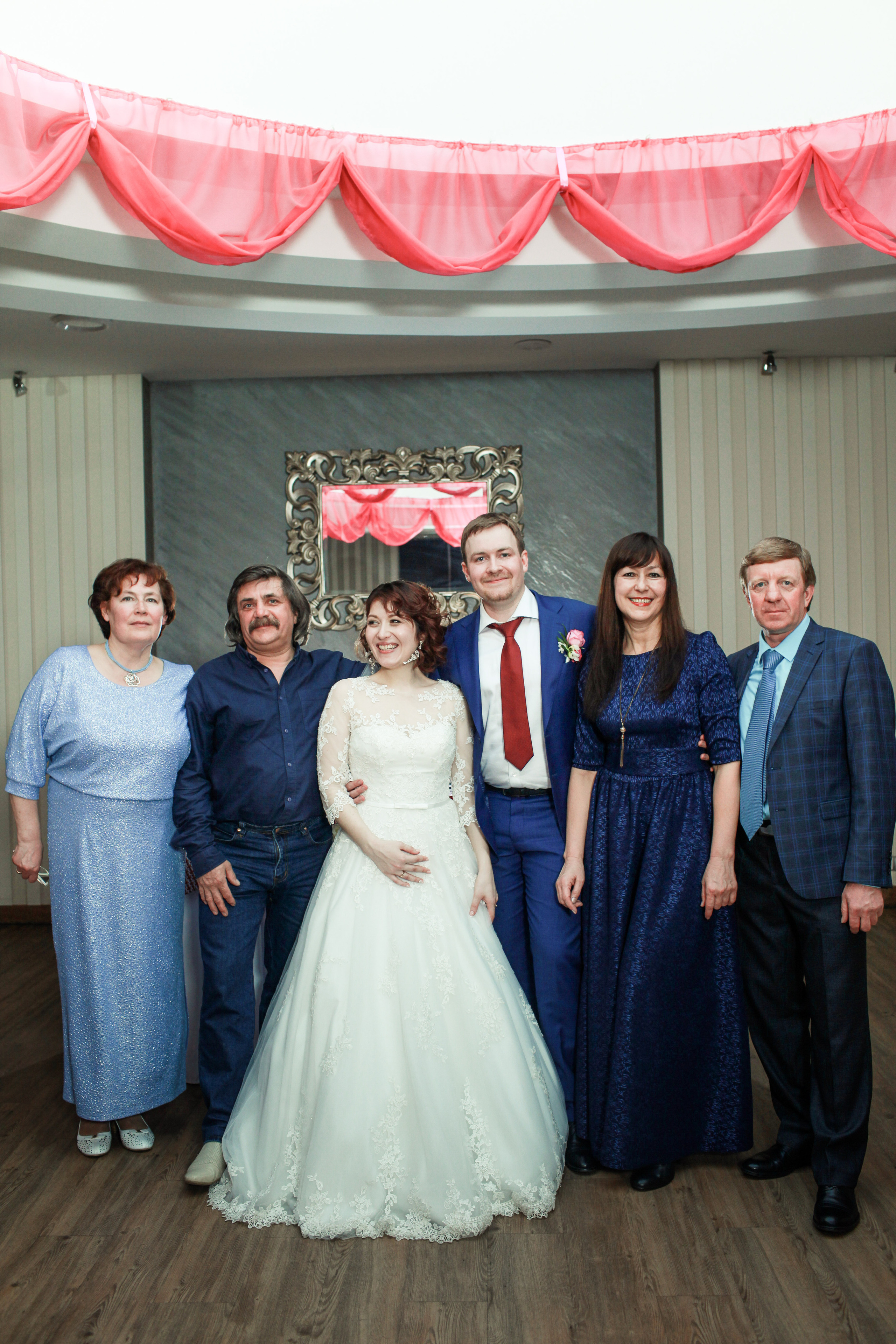 Олег и Полина 28 апреля, свадебная фотосъемка. Семейный и портретный фотограф в Екатеринбурге Анна Лобанова