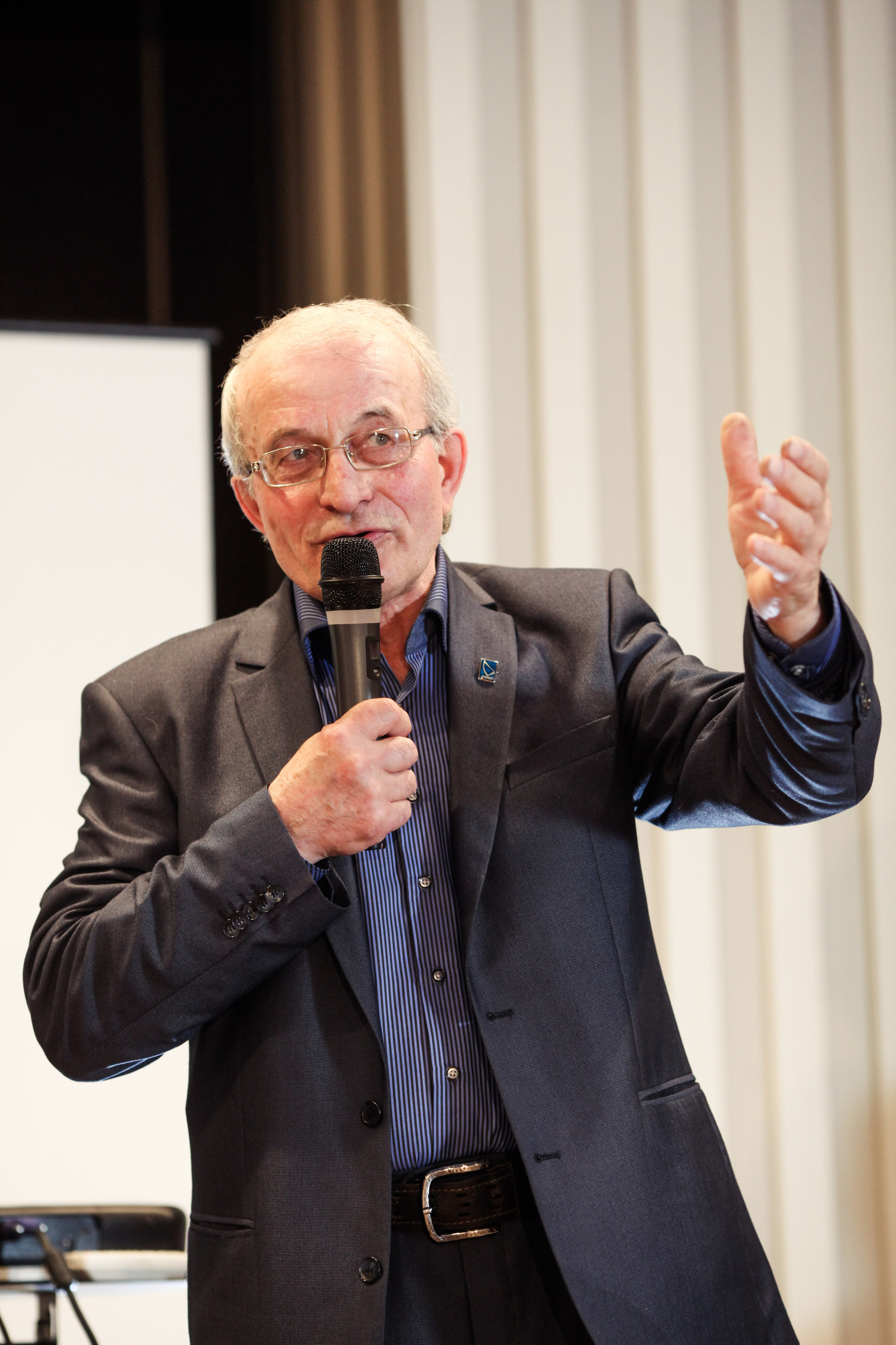 Олег и Полина 28 апреля, свадебная фотосъемка. Семейный и портретный фотограф в Екатеринбурге Анна Лобанова