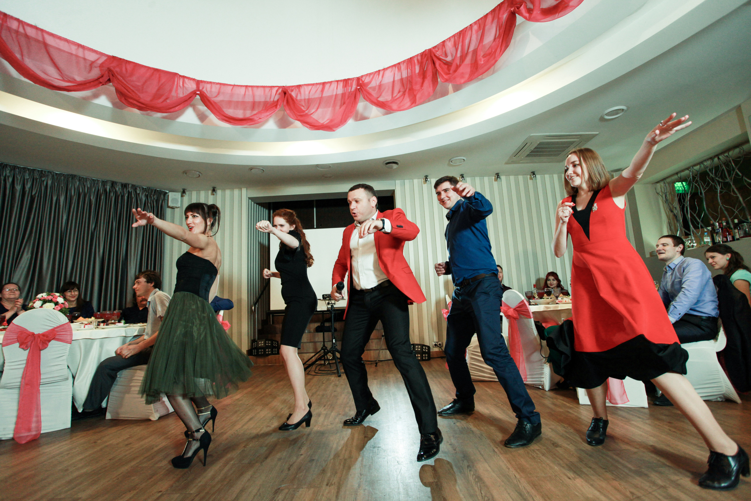 Олег и Полина 28 апреля, свадебная фотосъемка. Семейный и портретный фотограф в Екатеринбурге Анна Лобанова