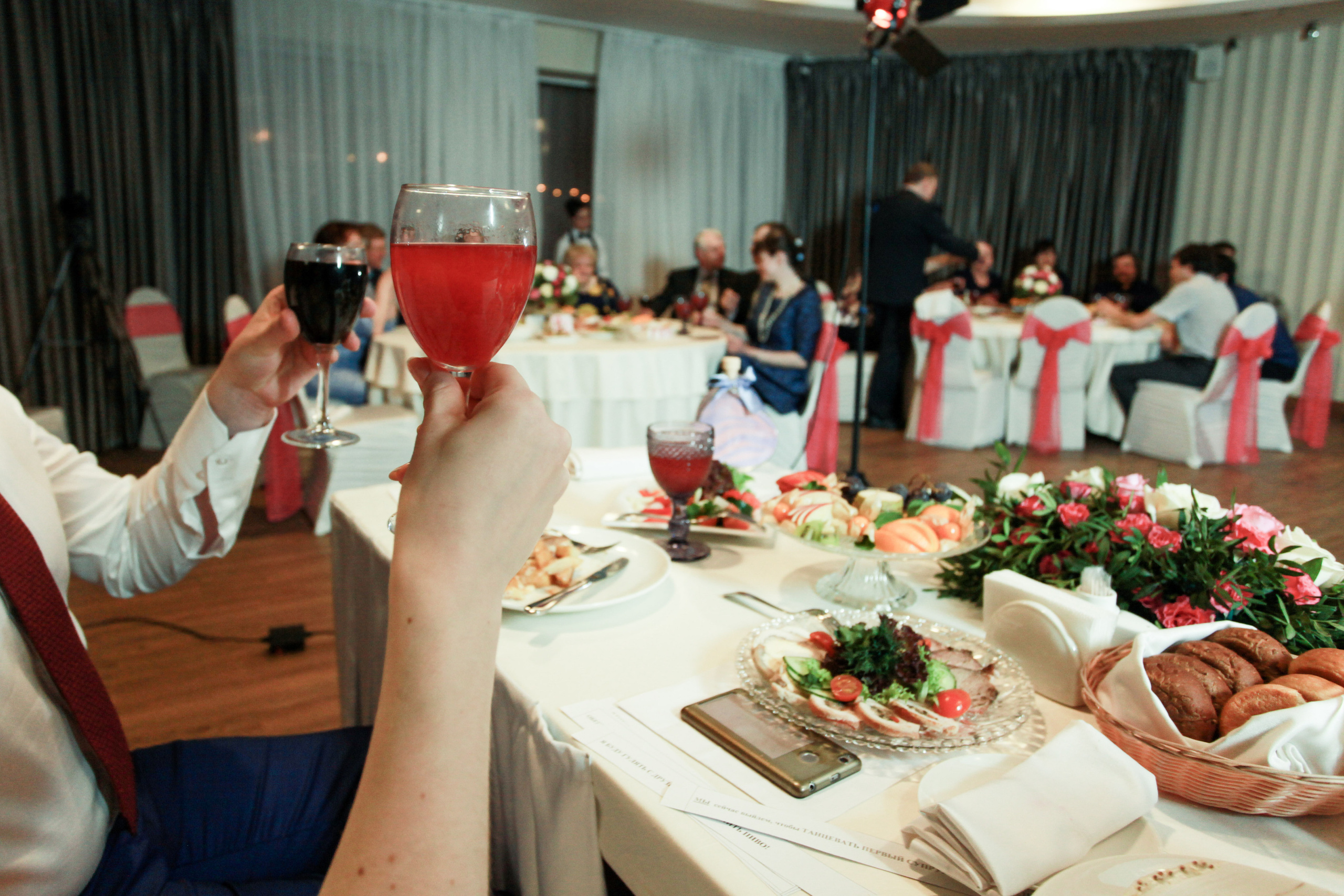 Олег и Полина 28 апреля, свадебная фотосъемка. Семейный и портретный фотограф в Екатеринбурге Анна Лобанова