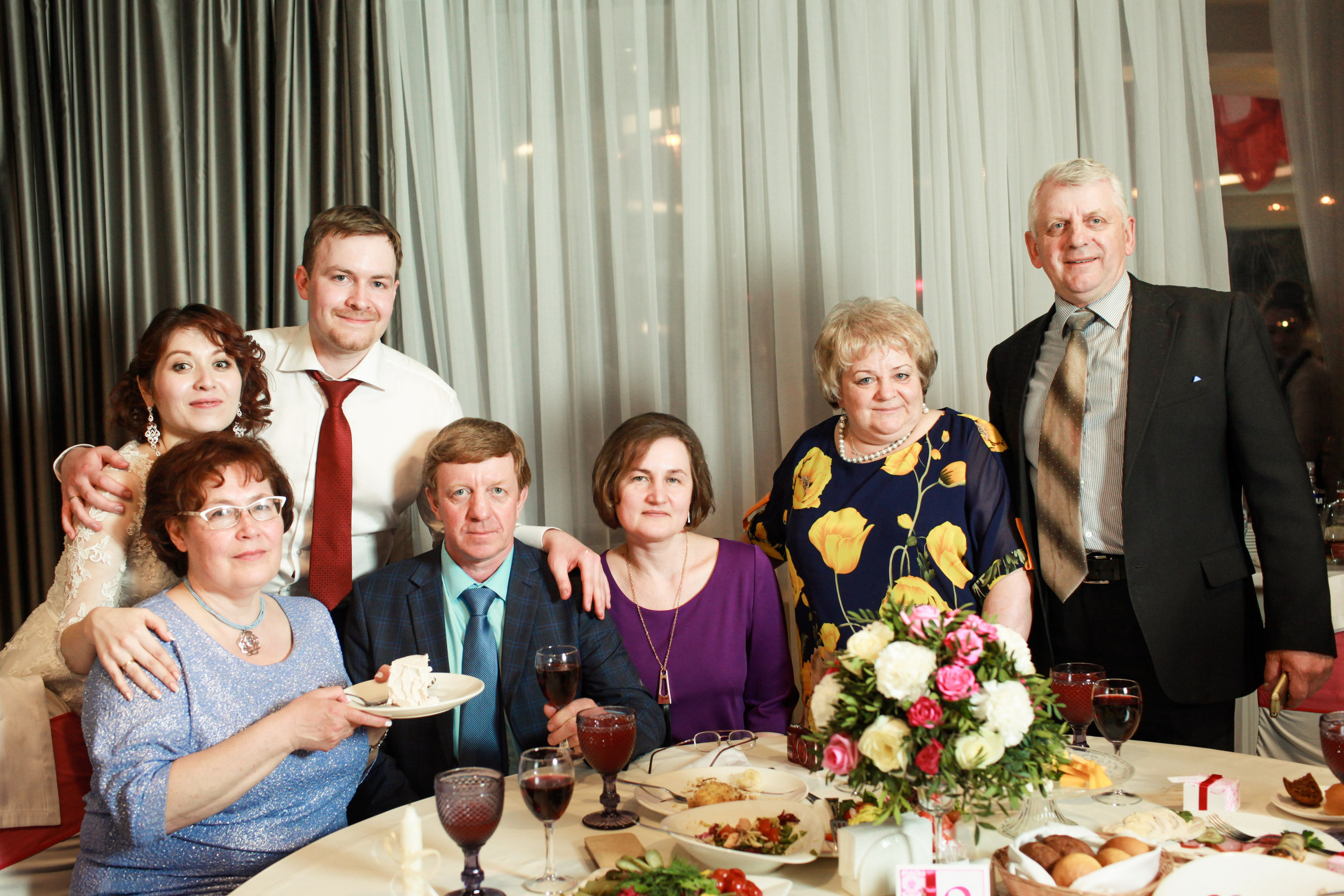 Олег и Полина 28 апреля, свадебная фотосъемка. Семейный и портретный фотограф в Екатеринбурге Анна Лобанова