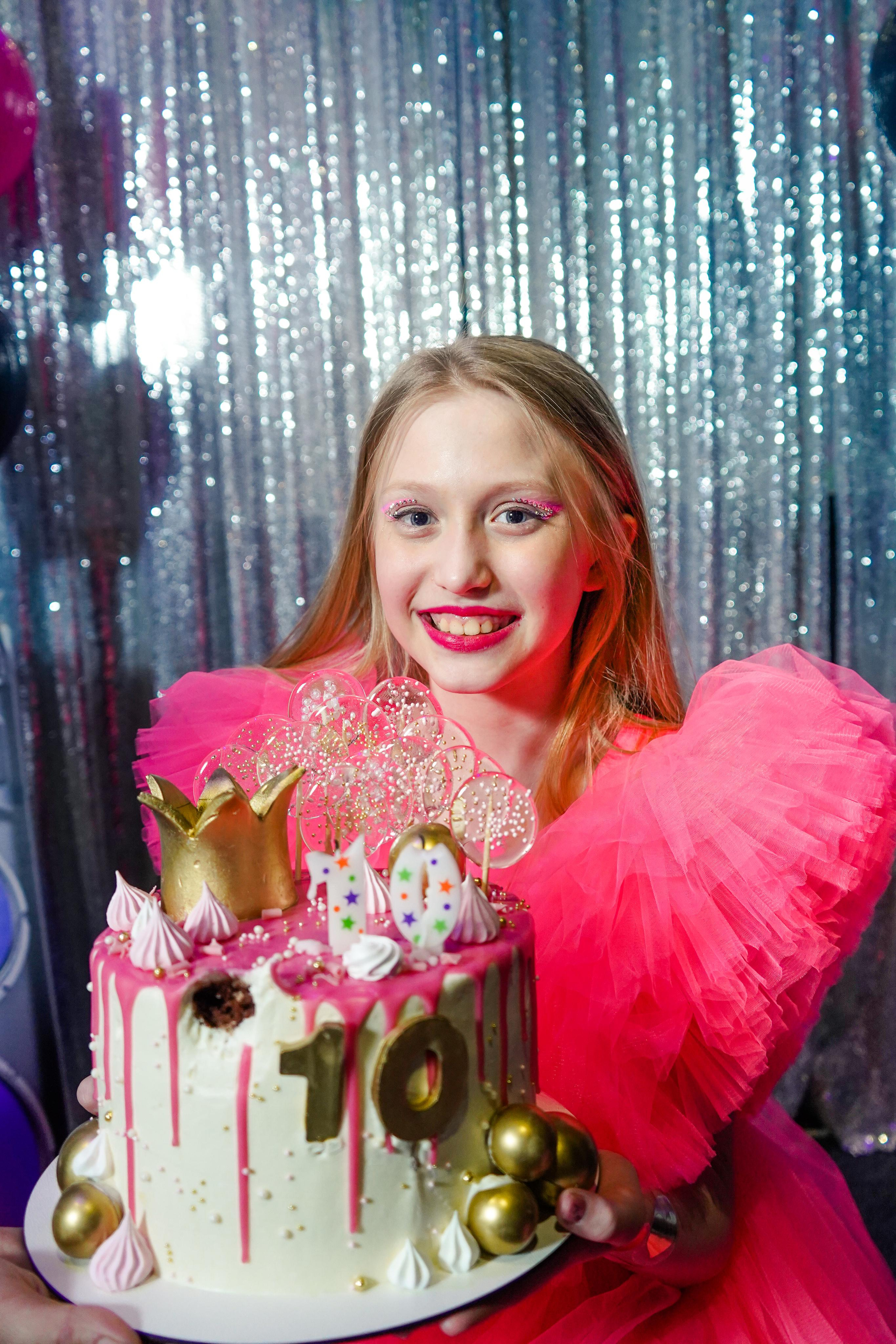 День рождения Киры в Футурамии. Семейный и портретный фотограф в Екатеринбурге Анна Лобанова