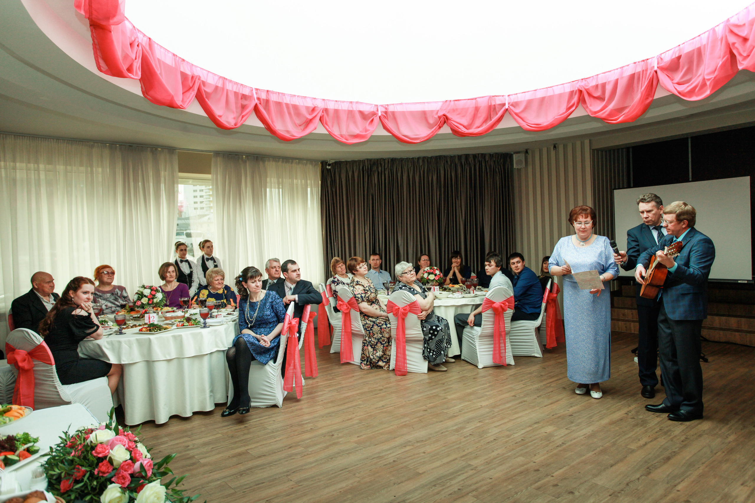 Олег и Полина 28 апреля, свадебная фотосъемка. Семейный и портретный фотограф в Екатеринбурге Анна Лобанова