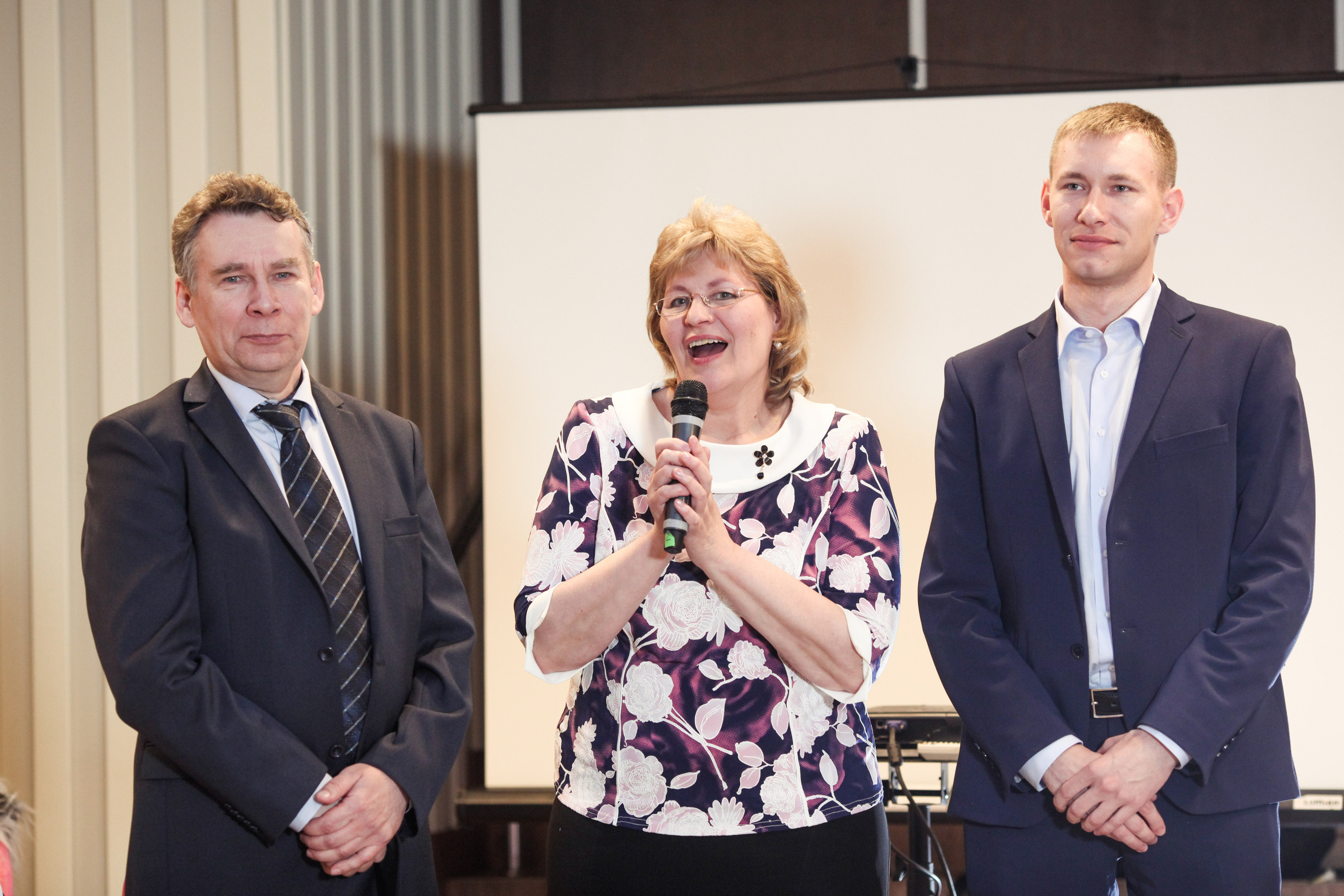 Олег и Полина 28 апреля, свадебная фотосъемка. Семейный и портретный фотограф в Екатеринбурге Анна Лобанова