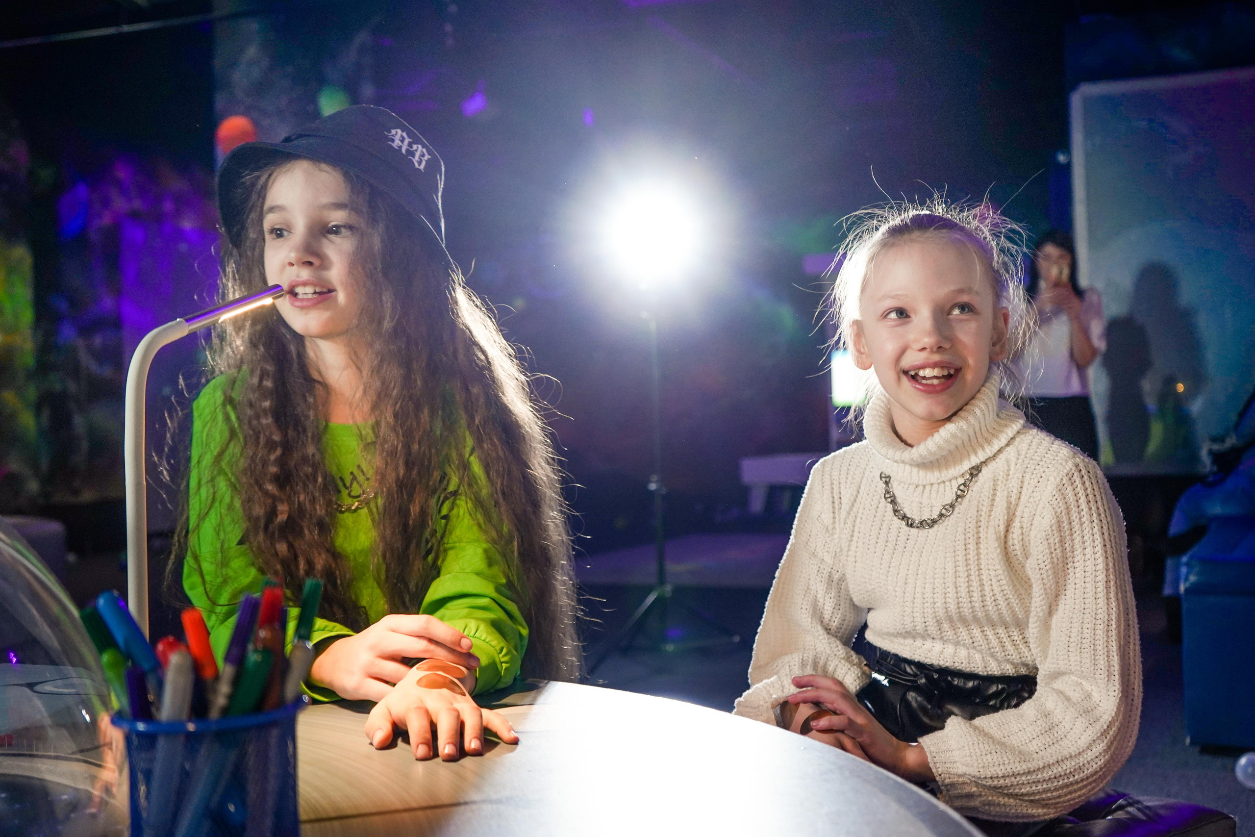 День рождения Киры в Футурамии. Семейный и портретный фотограф в Екатеринбурге Анна Лобанова