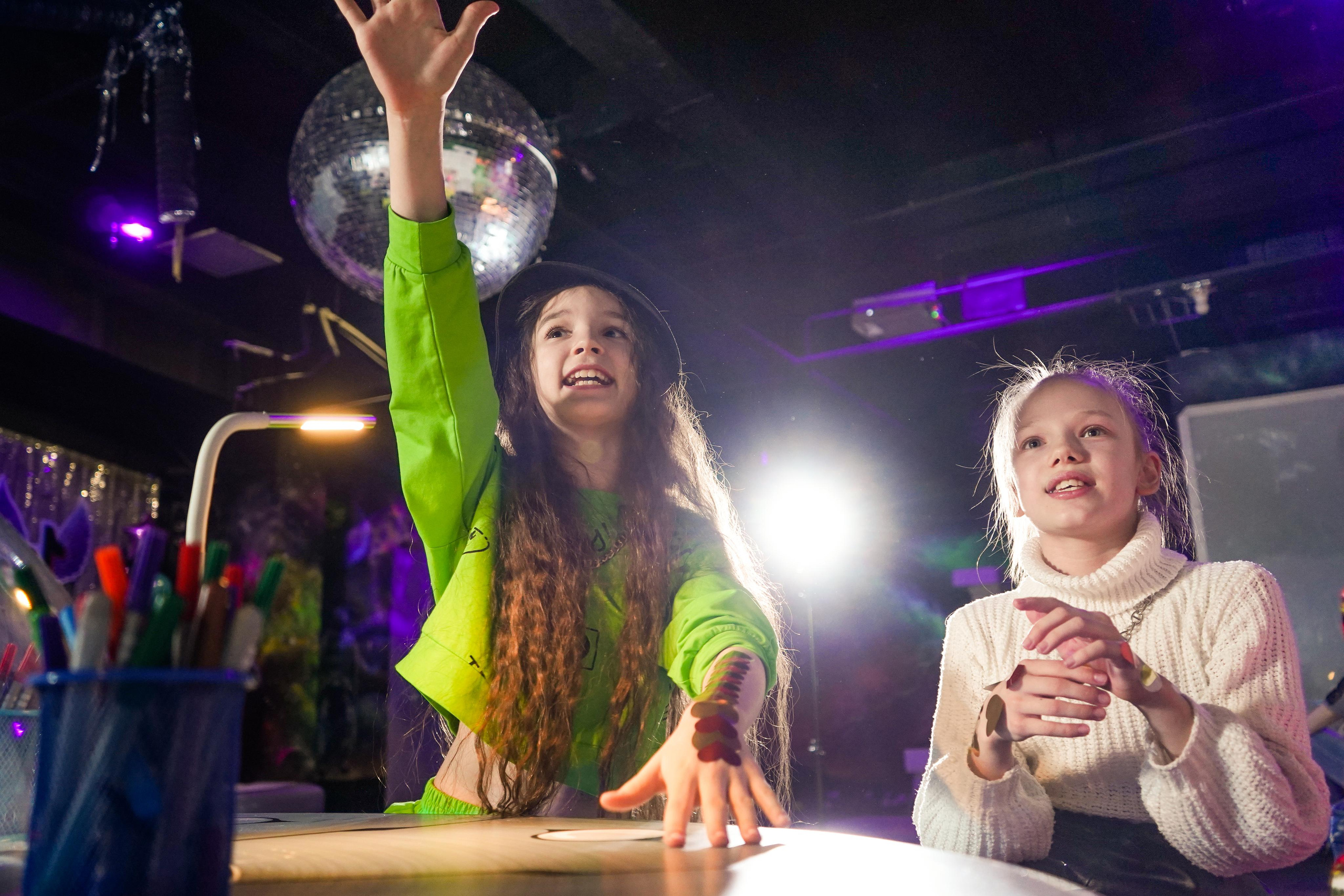 День рождения Киры в Футурамии. Семейный и портретный фотограф в Екатеринбурге Анна Лобанова