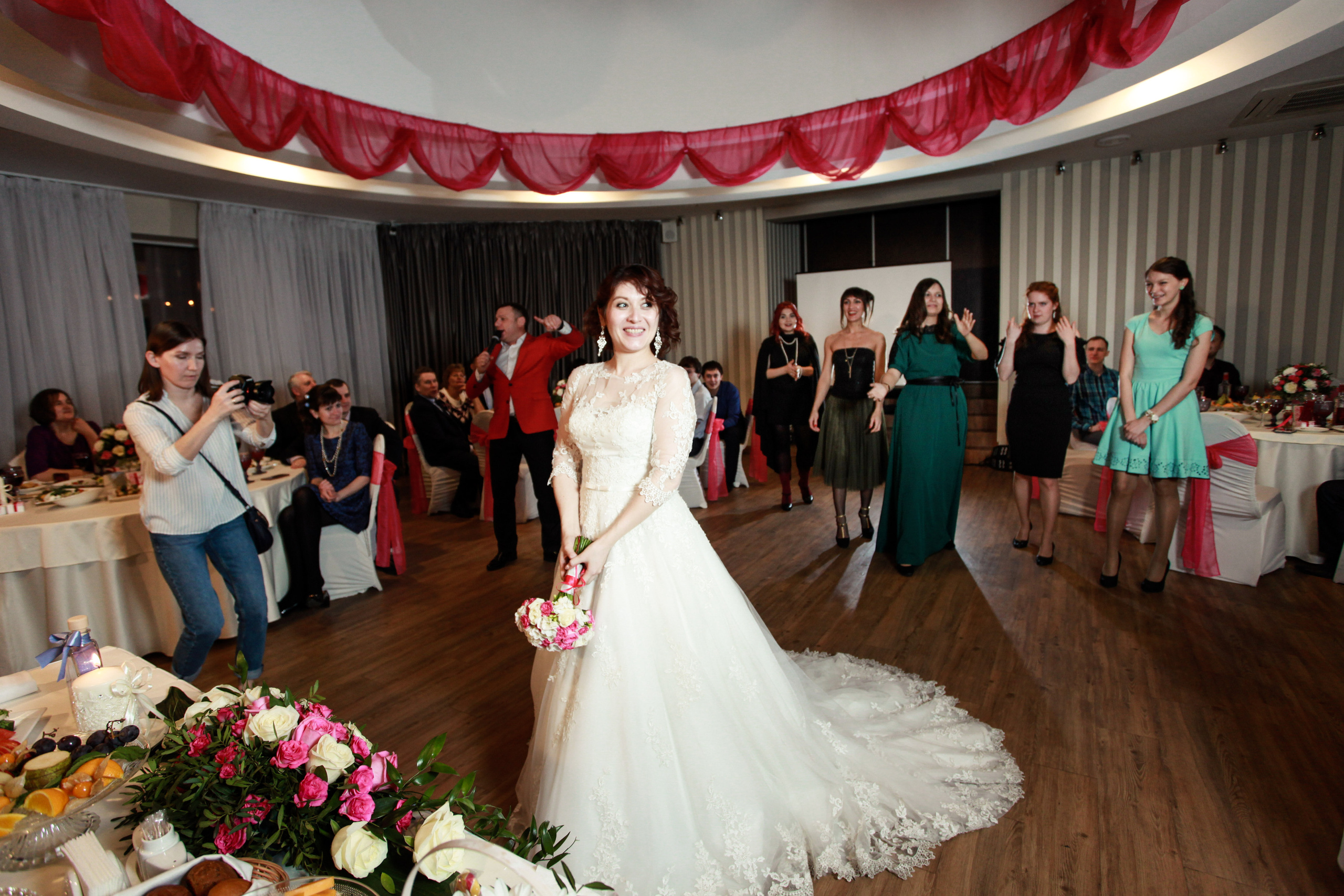 Олег и Полина 28 апреля, свадебная фотосъемка. Семейный и портретный фотограф в Екатеринбурге Анна Лобанова