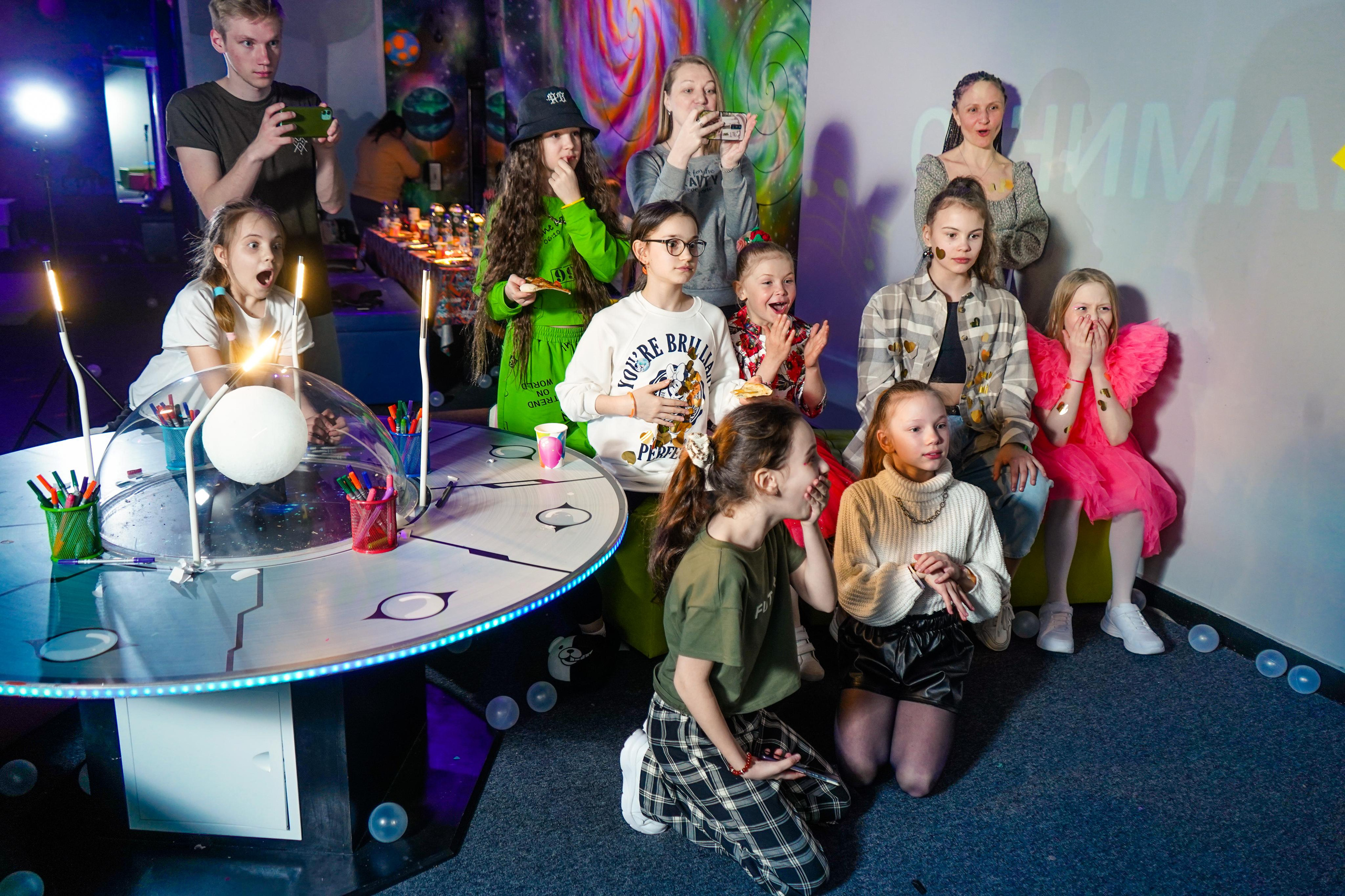 День рождения Киры в Футурамии. Семейный и портретный фотограф в Екатеринбурге Анна Лобанова