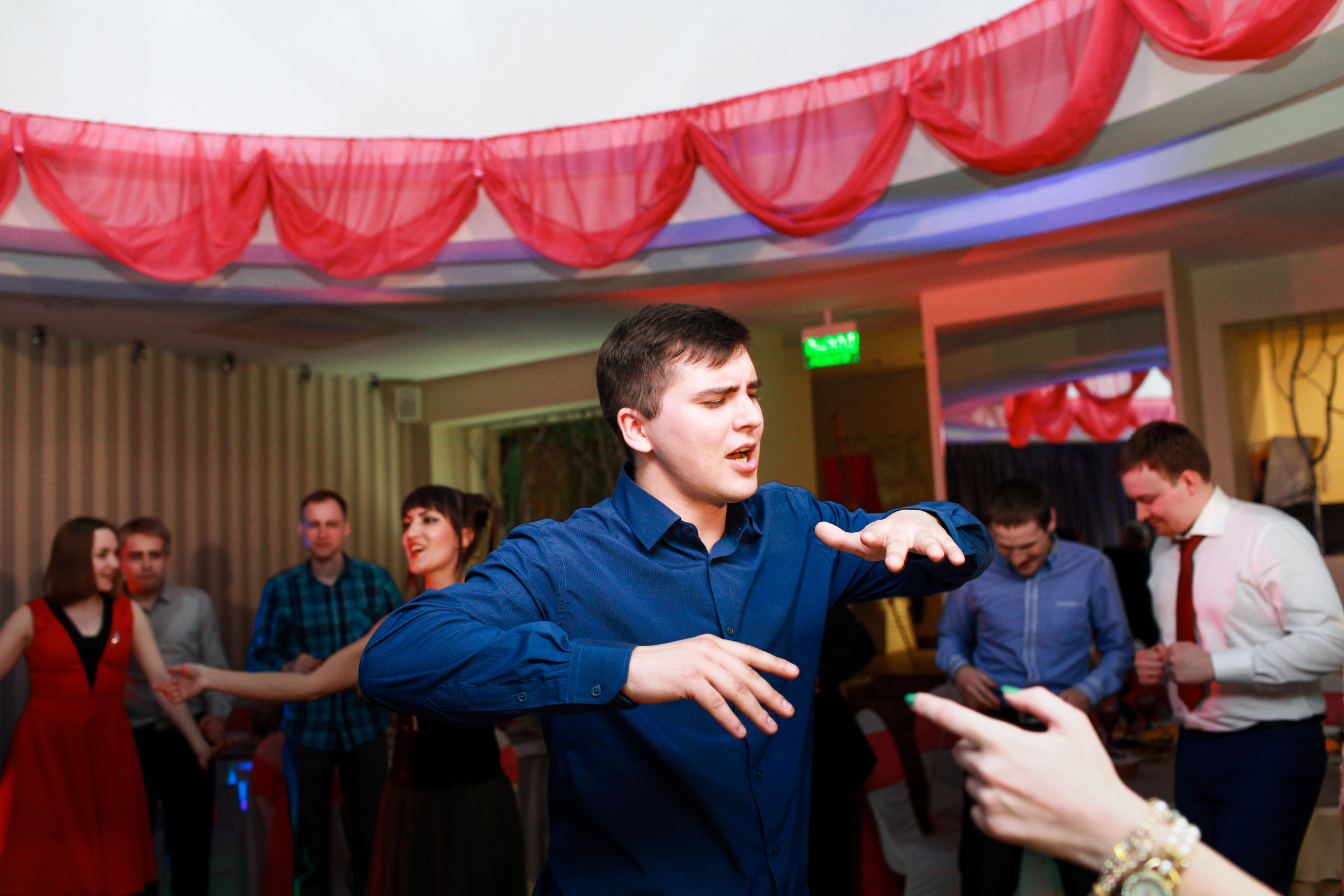 Олег и Полина 28 апреля, свадебная фотосъемка. Семейный и портретный фотограф в Екатеринбурге Анна Лобанова