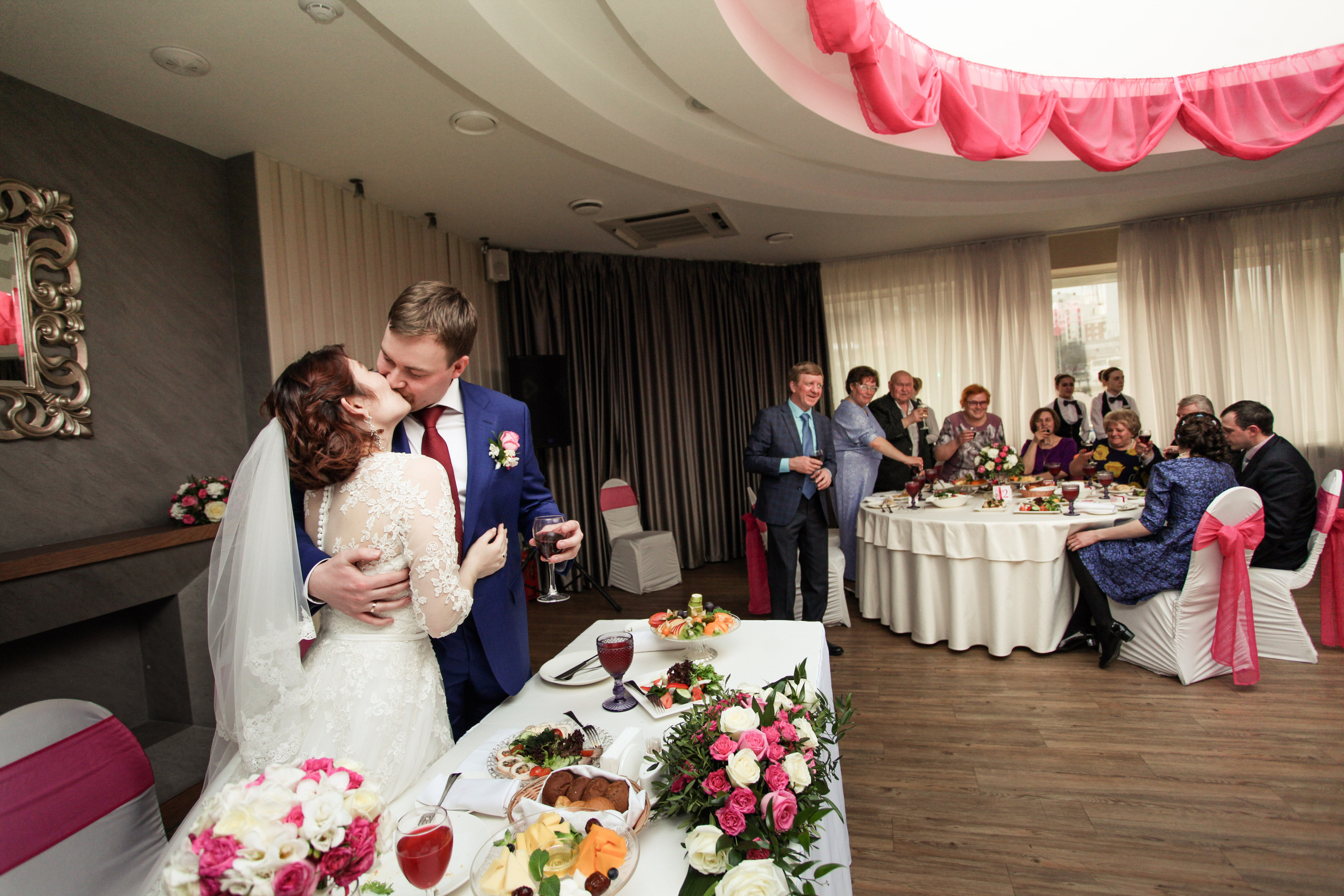 Олег и Полина 28 апреля, свадебная фотосъемка. Семейный и портретный фотограф в Екатеринбурге Анна Лобанова