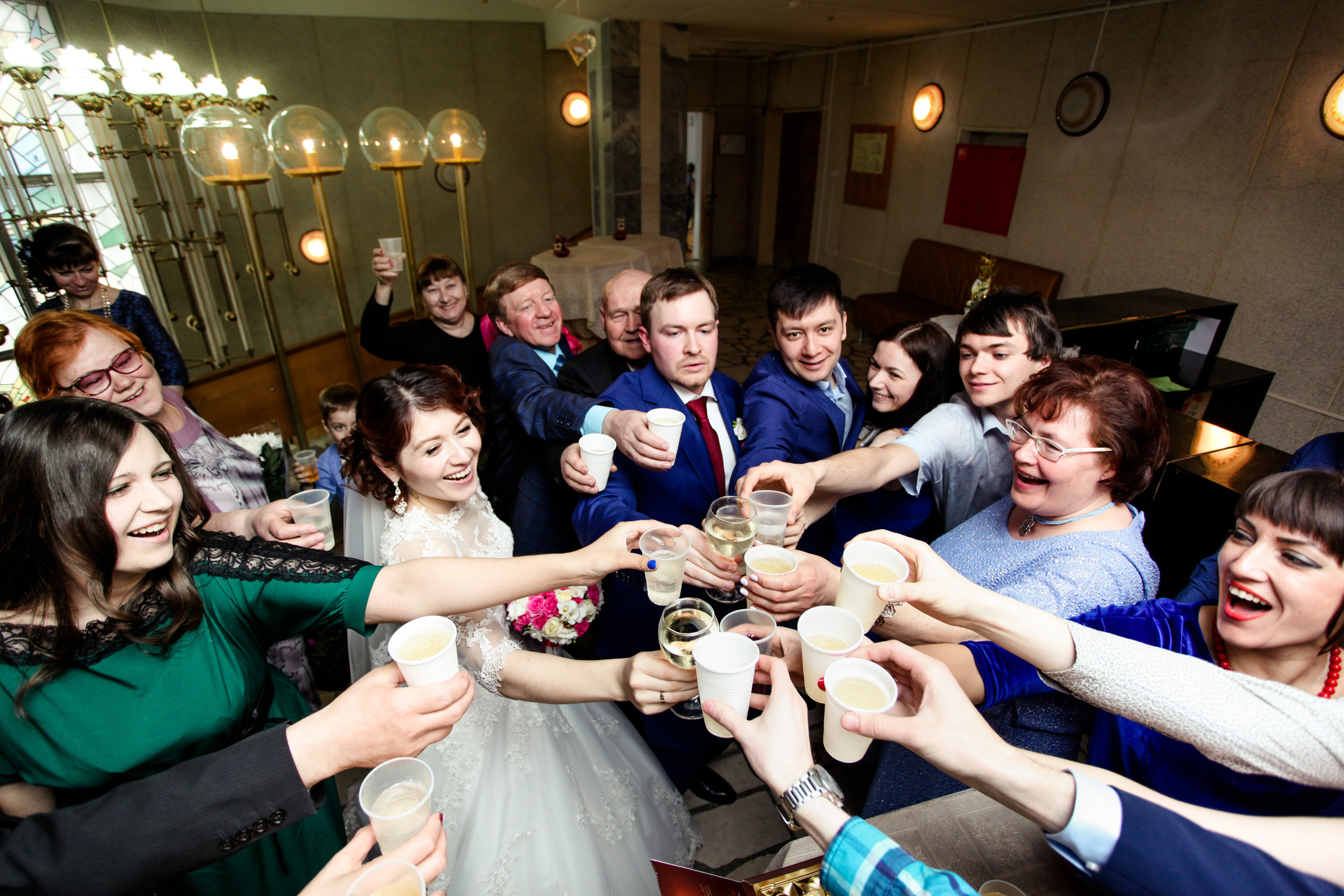 Олег и Полина 28 апреля, свадебная фотосъемка. Семейный и портретный фотограф в Екатеринбурге Анна Лобанова