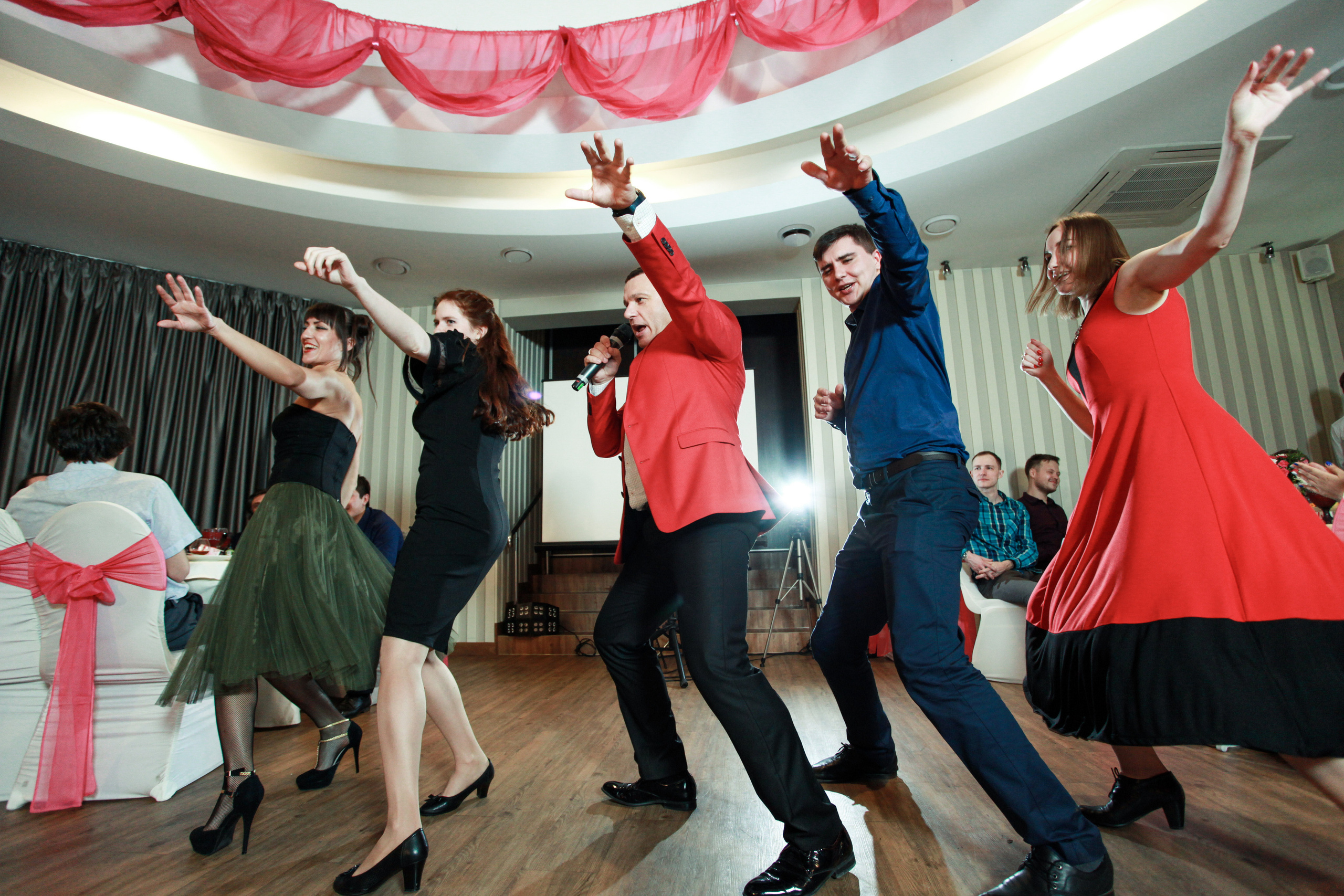 Олег и Полина 28 апреля, свадебная фотосъемка. Семейный и портретный фотограф в Екатеринбурге Анна Лобанова