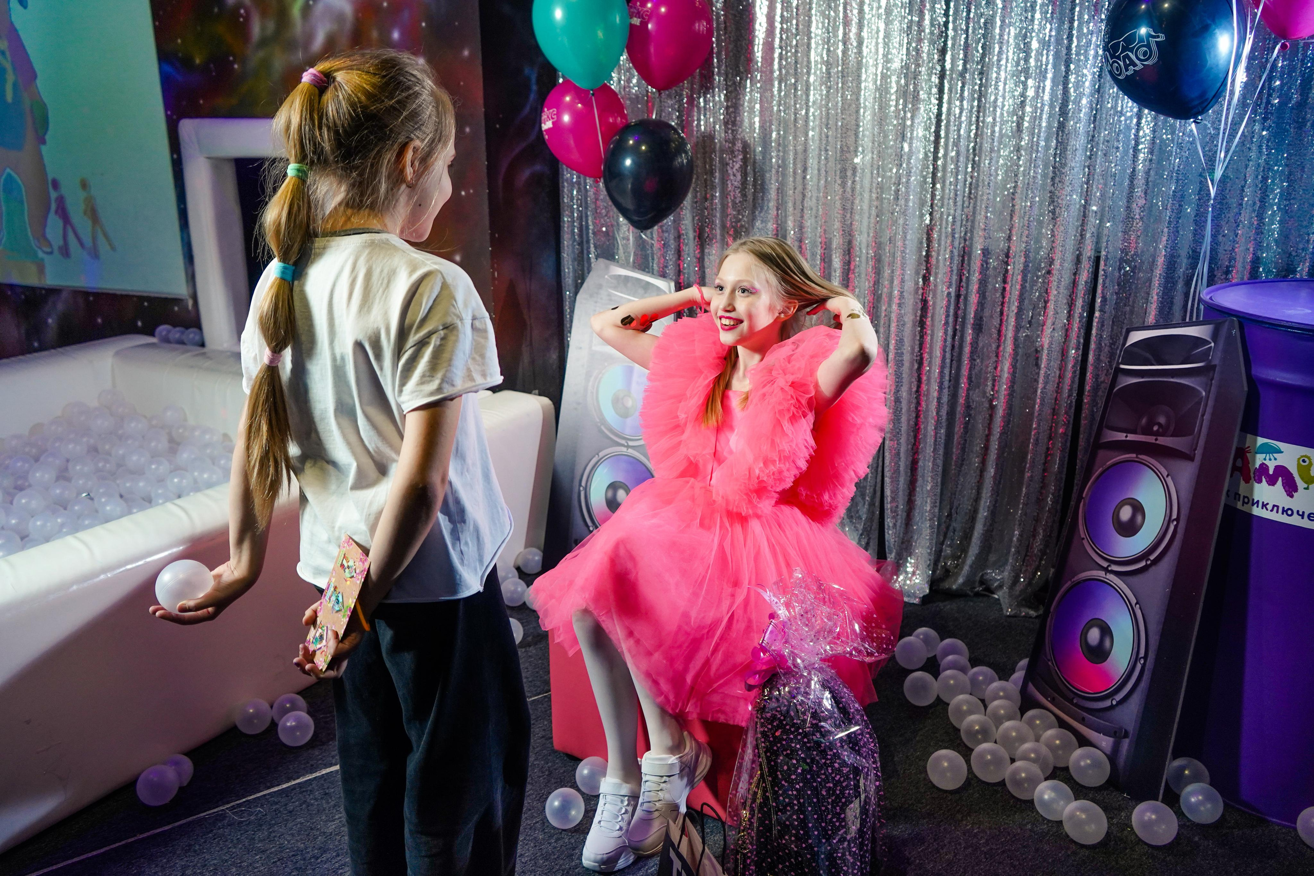 День рождения Киры в Футурамии. Семейный и портретный фотограф в Екатеринбурге Анна Лобанова