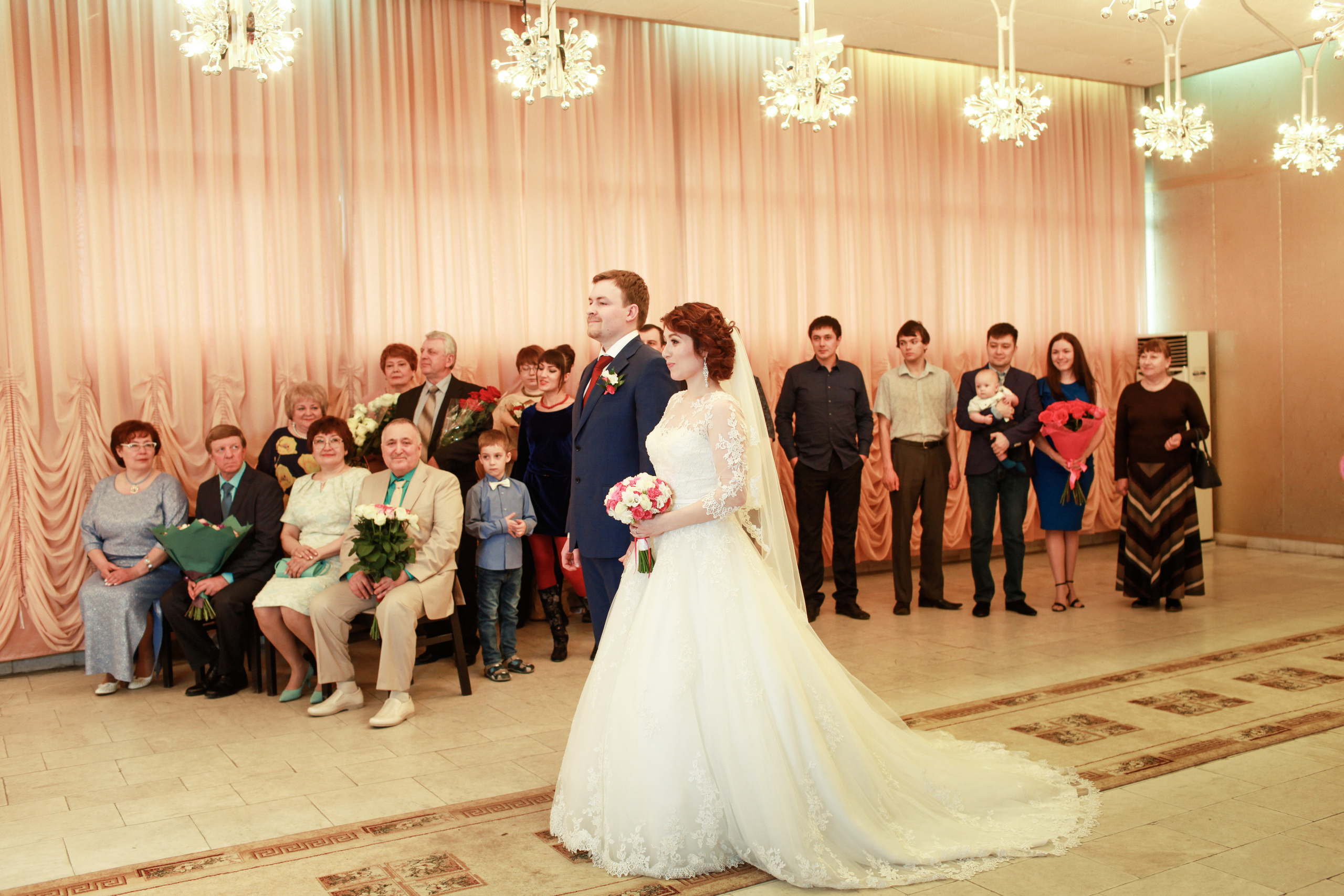 Олег и Полина 28 апреля, свадебная фотосъемка. Семейный и портретный фотограф в Екатеринбурге Анна Лобанова