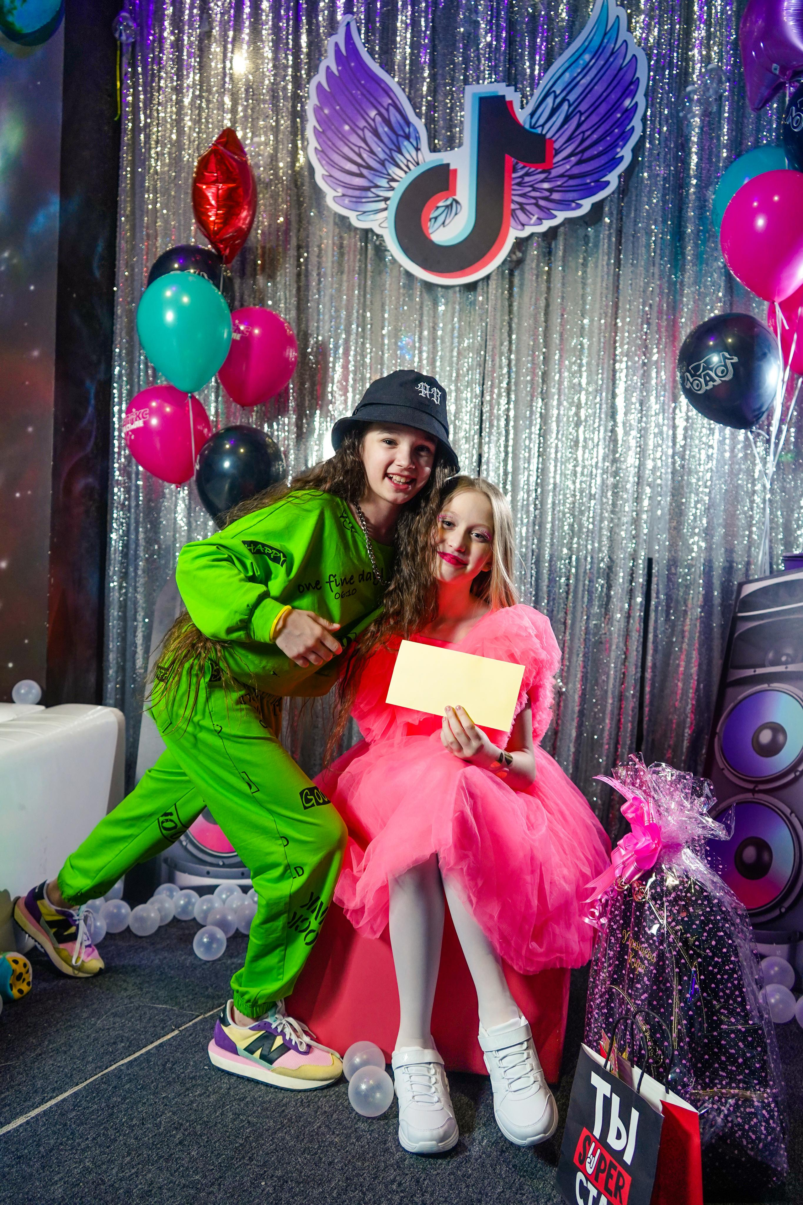 День рождения Киры в Футурамии. Семейный и портретный фотограф в Екатеринбурге Анна Лобанова