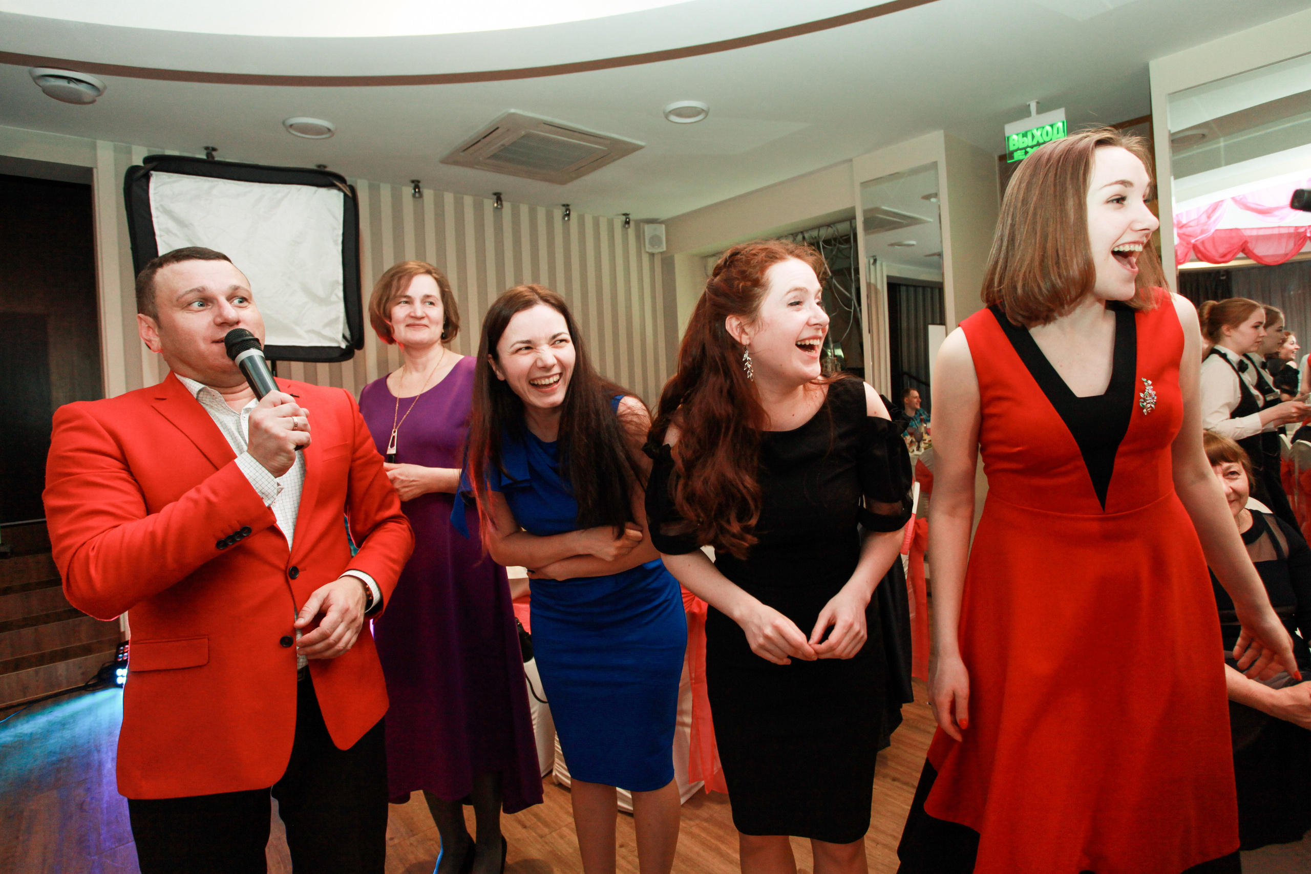 Олег и Полина 28 апреля, свадебная фотосъемка. Семейный и портретный фотограф в Екатеринбурге Анна Лобанова