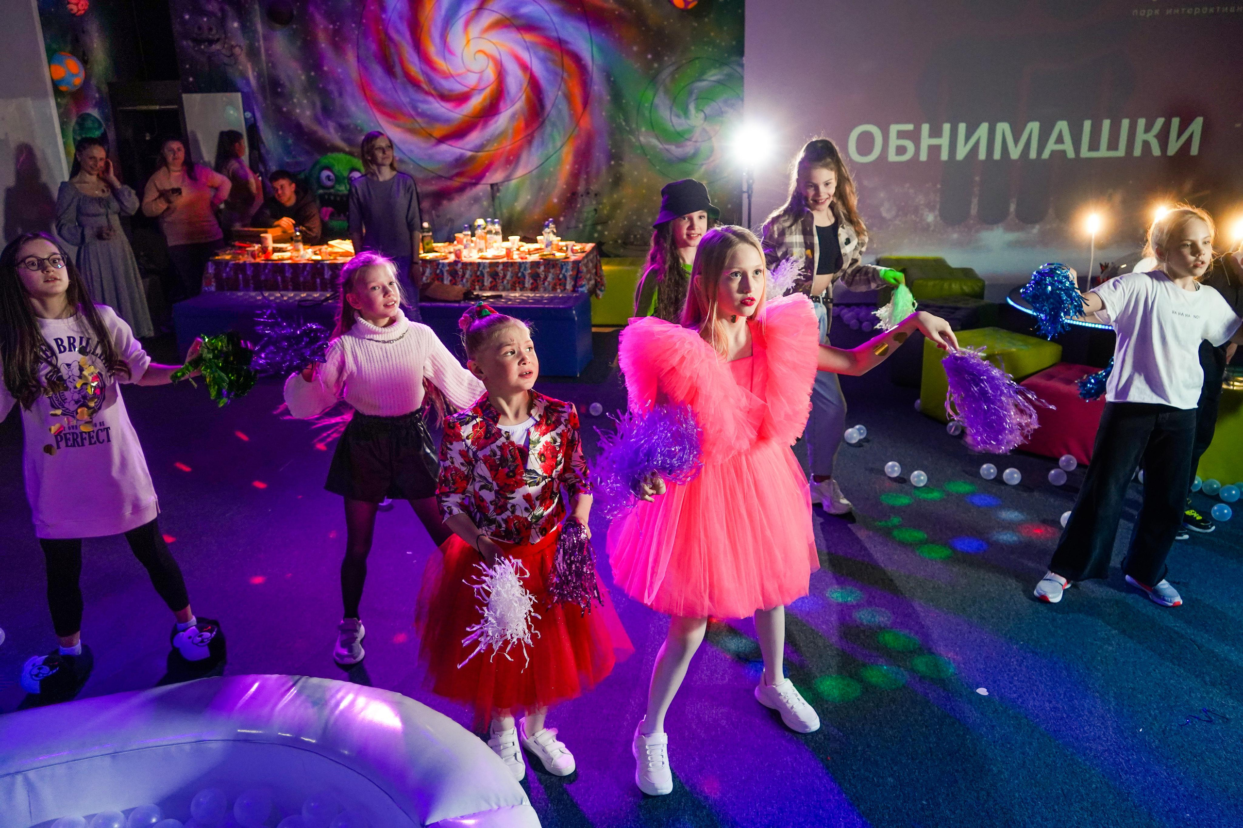 День рождения Киры в Футурамии. Семейный и портретный фотограф в Екатеринбурге Анна Лобанова