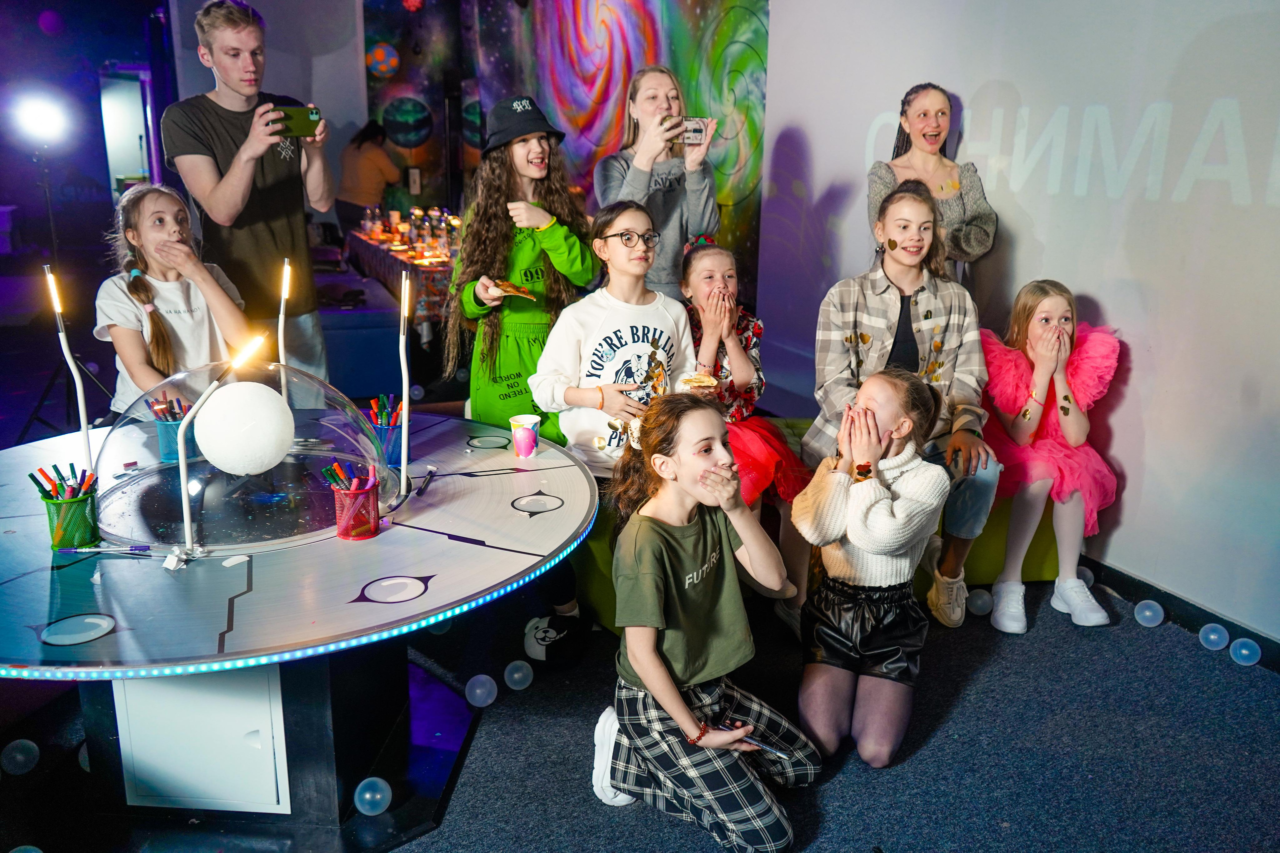 День рождения Киры в Футурамии. Семейный и портретный фотограф в Екатеринбурге Анна Лобанова