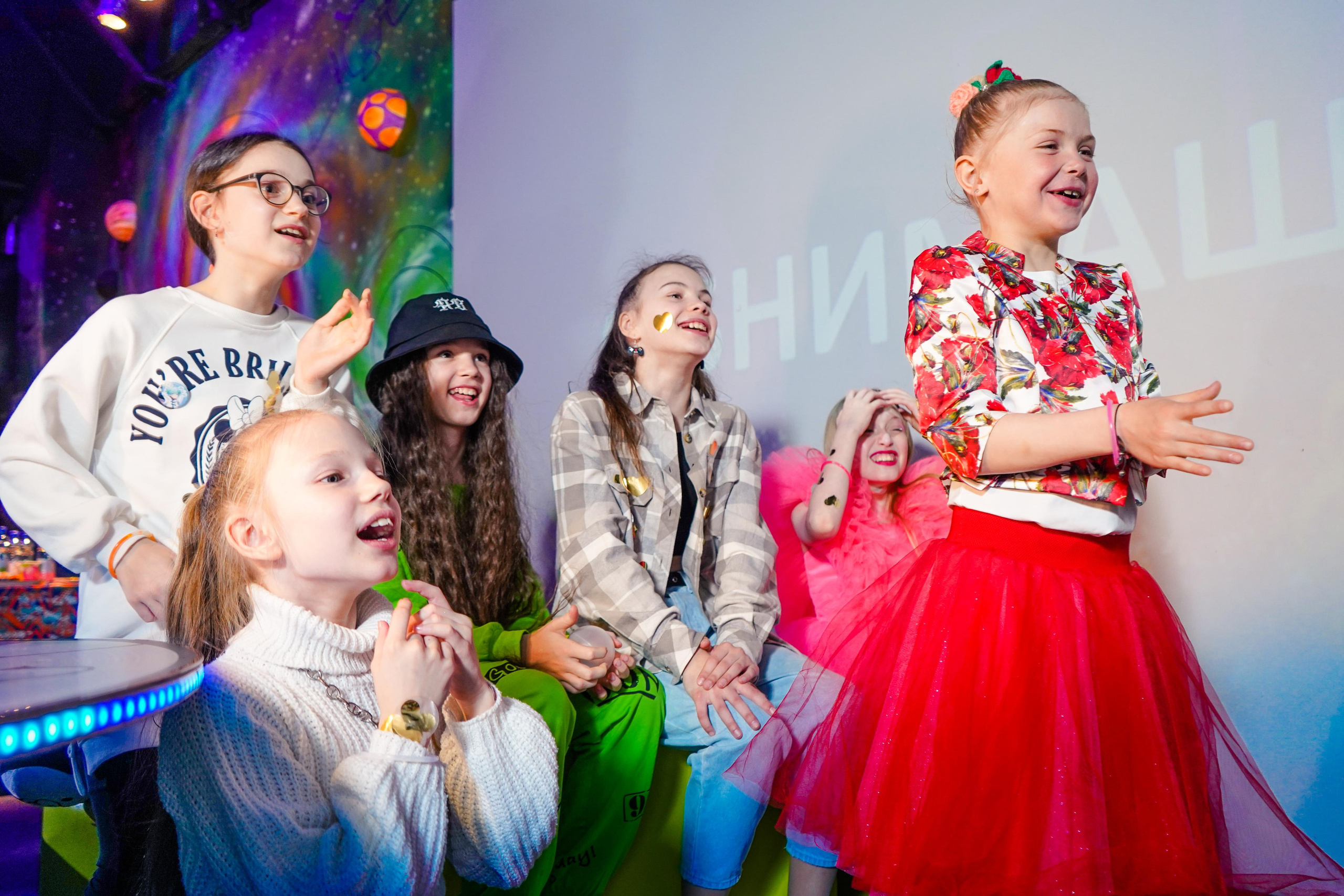 День рождения Киры в Футурамии. Семейный и портретный фотограф в Екатеринбурге Анна Лобанова