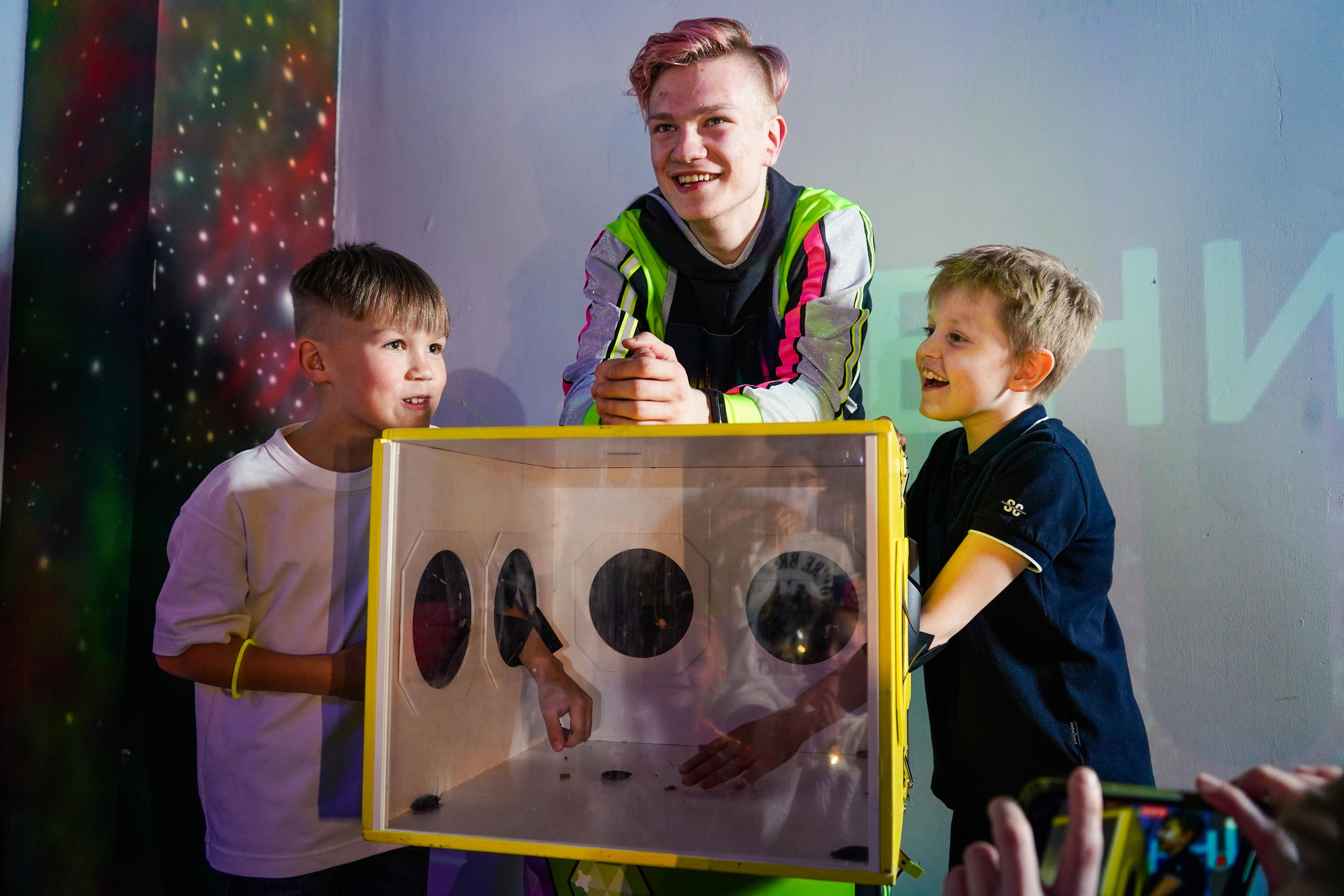 День рождения Киры в Футурамии. Семейный и портретный фотограф в Екатеринбурге Анна Лобанова