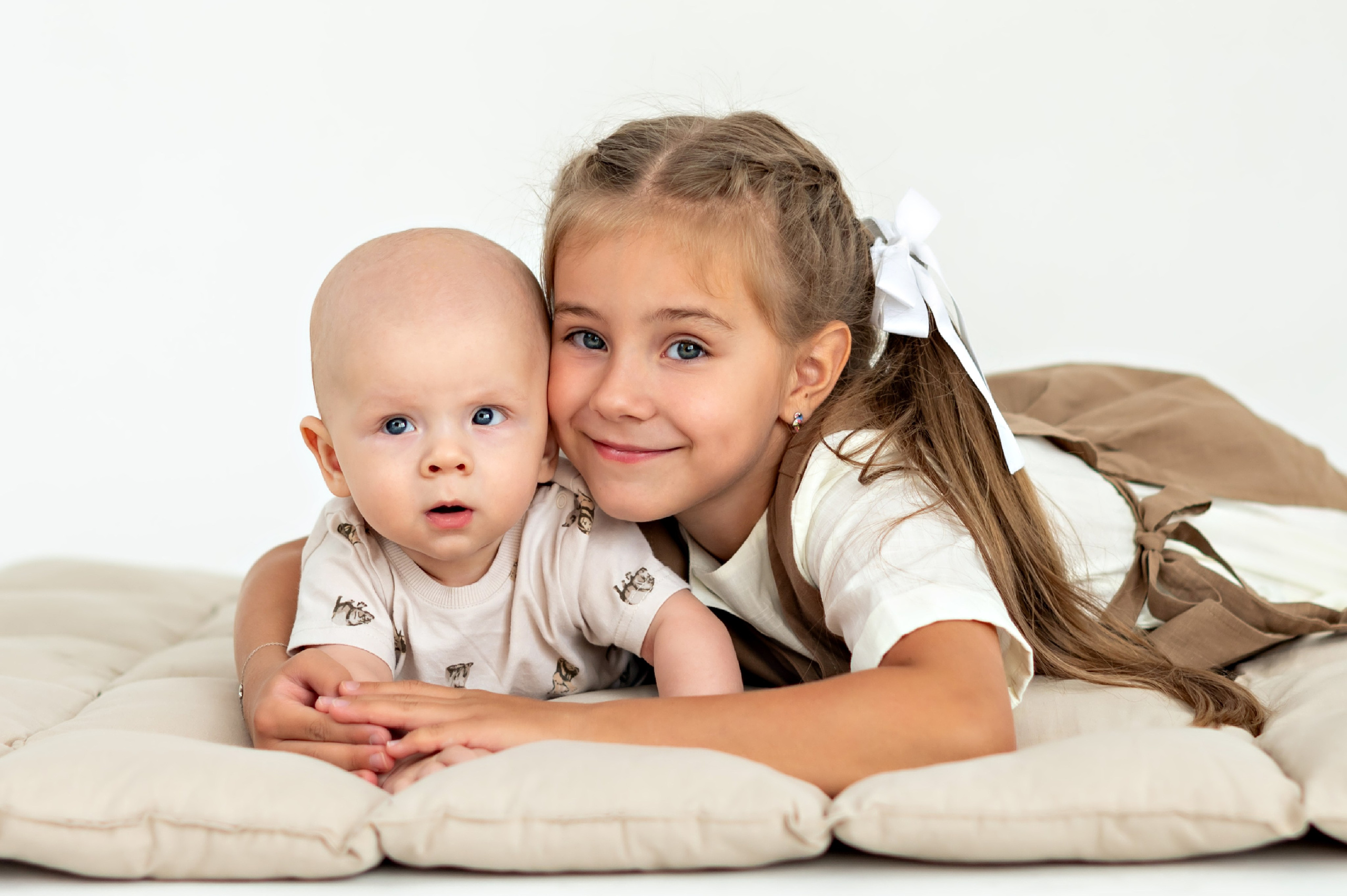 Семейная фотосессия на циклораме. Детский и семейный фотограф г. Москва Оксана Катаджи