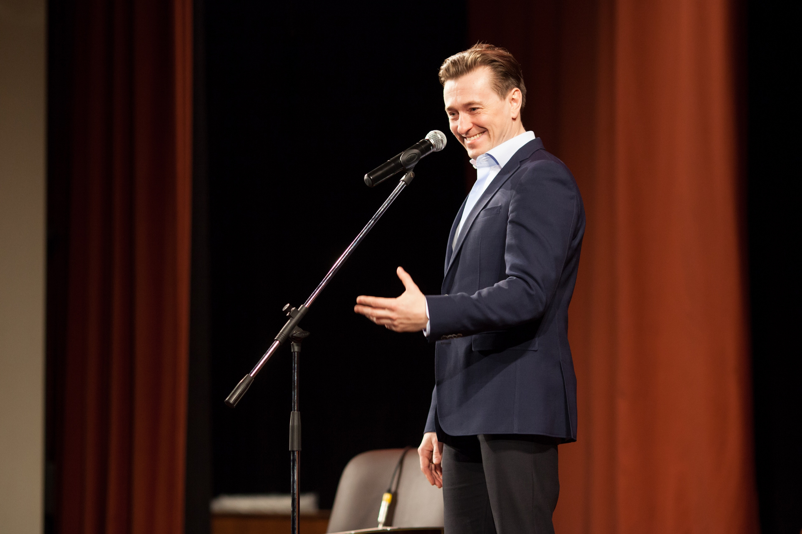 Meeting with Bezrukov at Moscow State University. Commercial photographer | Anton Ermakov