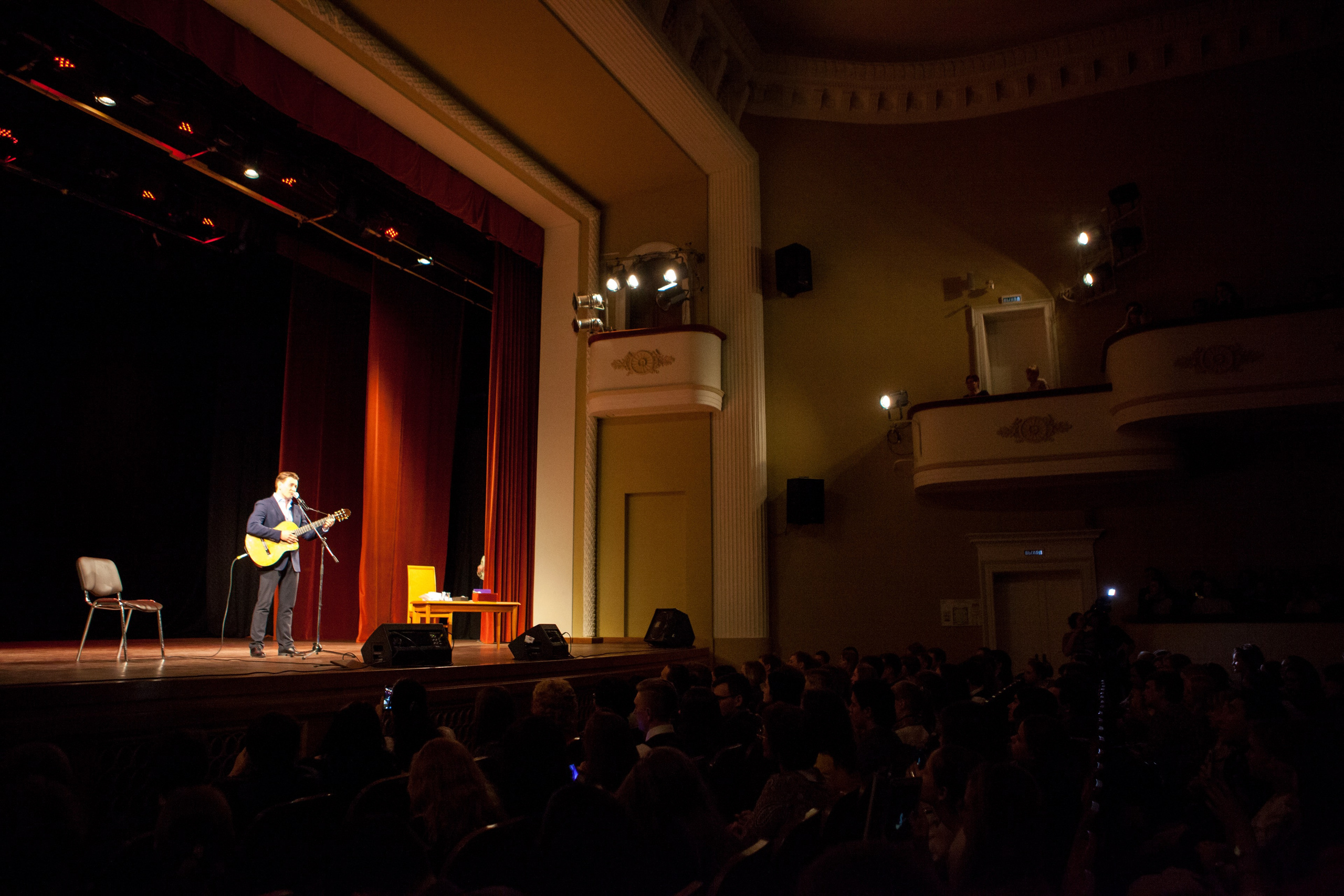 Meeting with Bezrukov at Moscow State University. Commercial photographer | Anton Ermakov