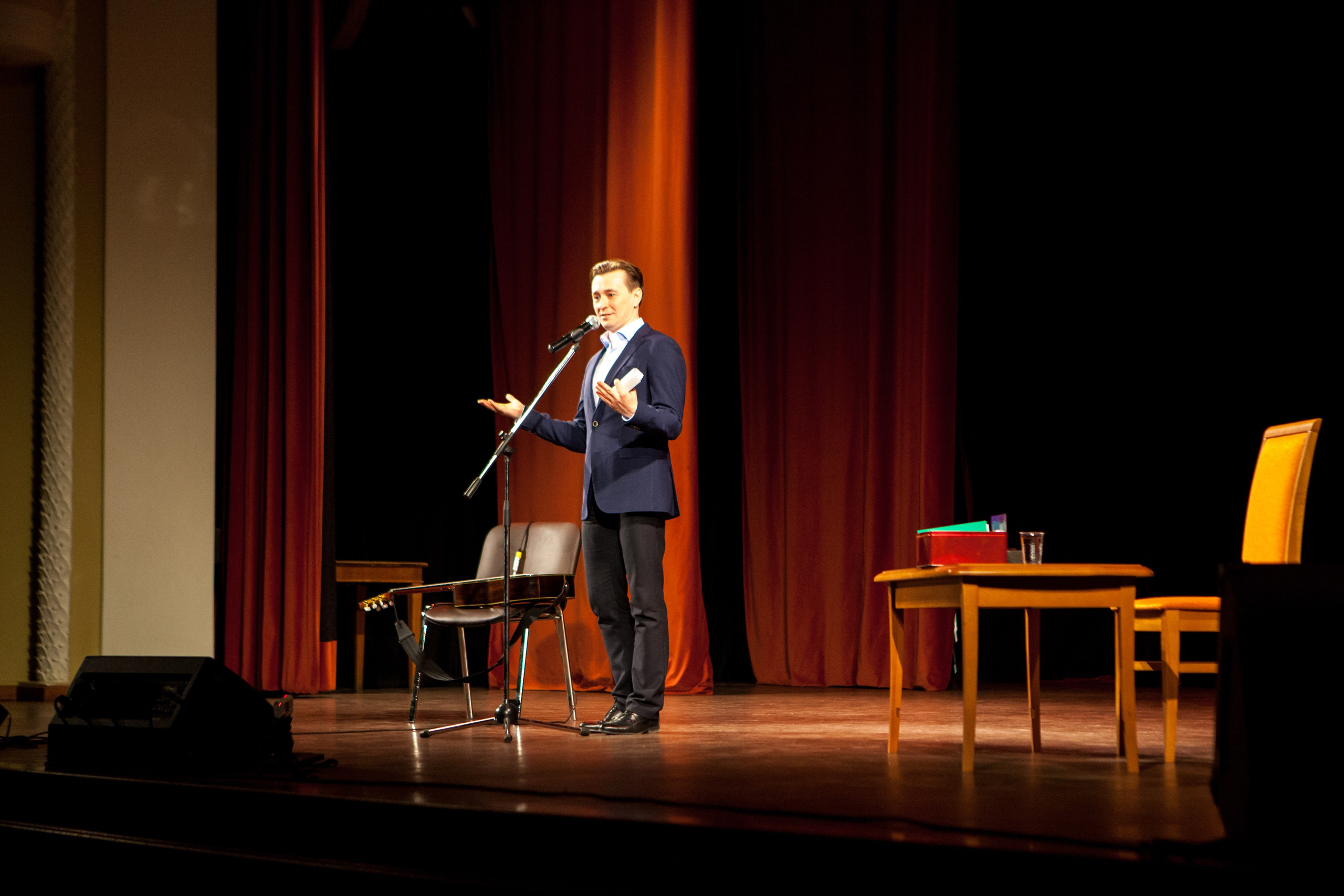 Meeting with Bezrukov at Moscow State University. Commercial photographer | Anton Ermakov