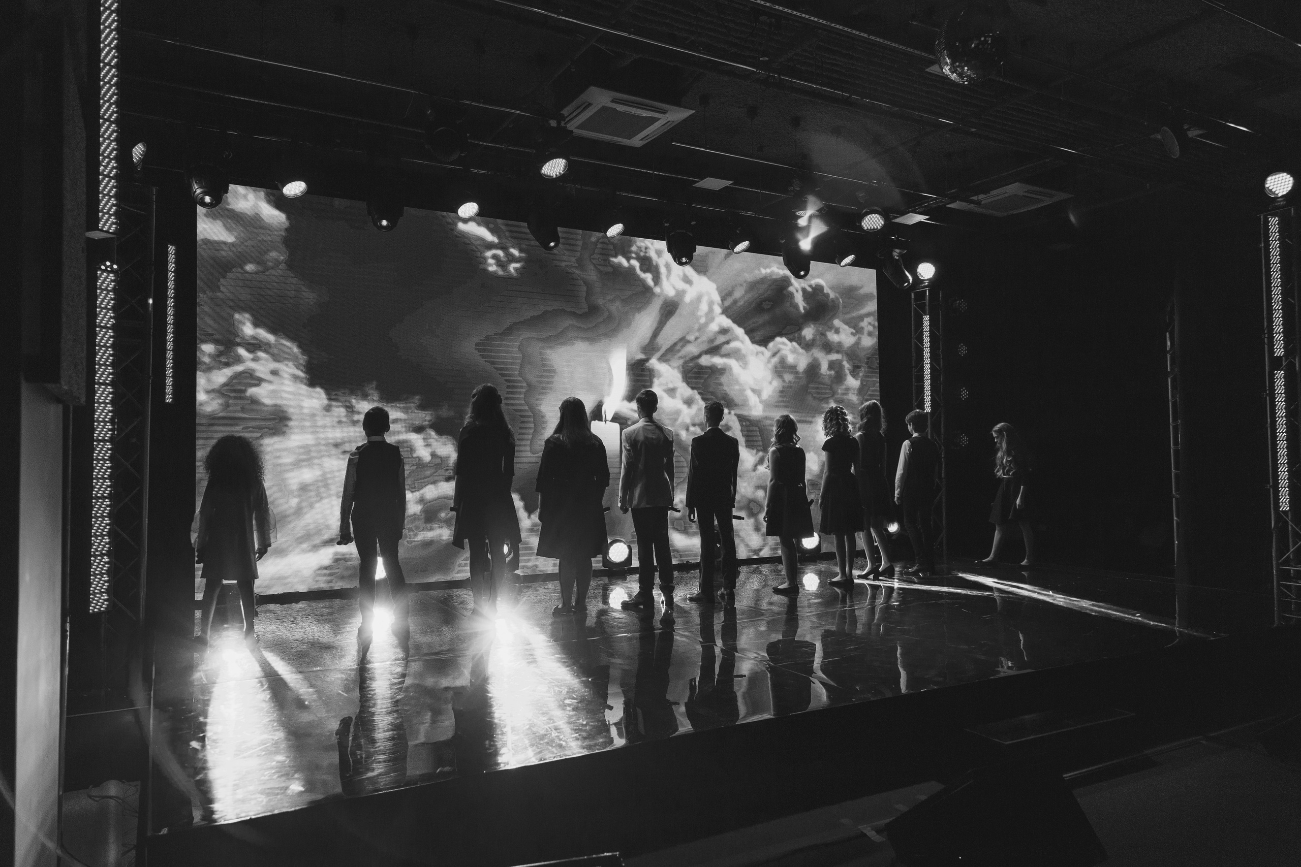 О2ТВ группа СТРАНА. Видеооператор/Фотограф Николай Завьялов