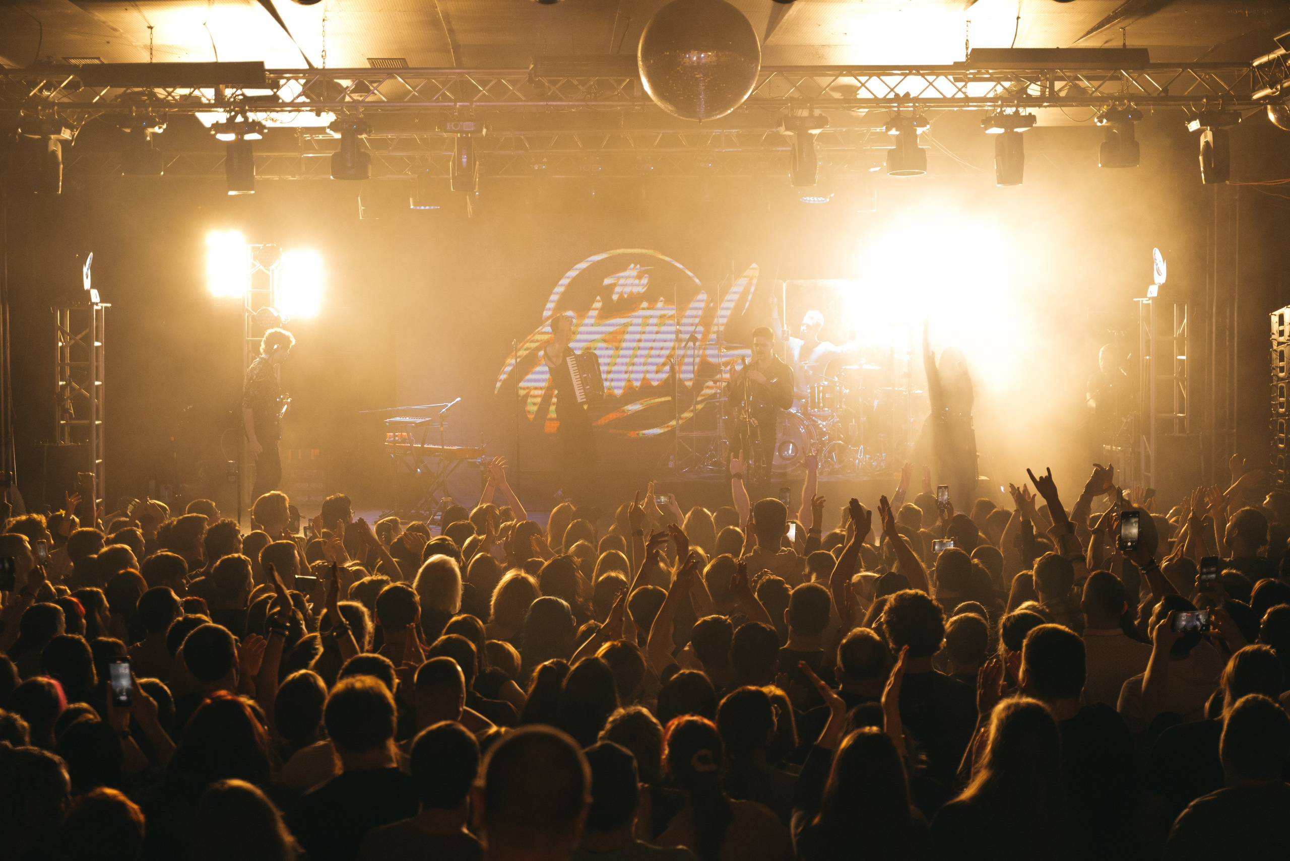 Концерт группы «The Hatters» 4.04.24. Репортажный и свадебный фотограф в Сургуте