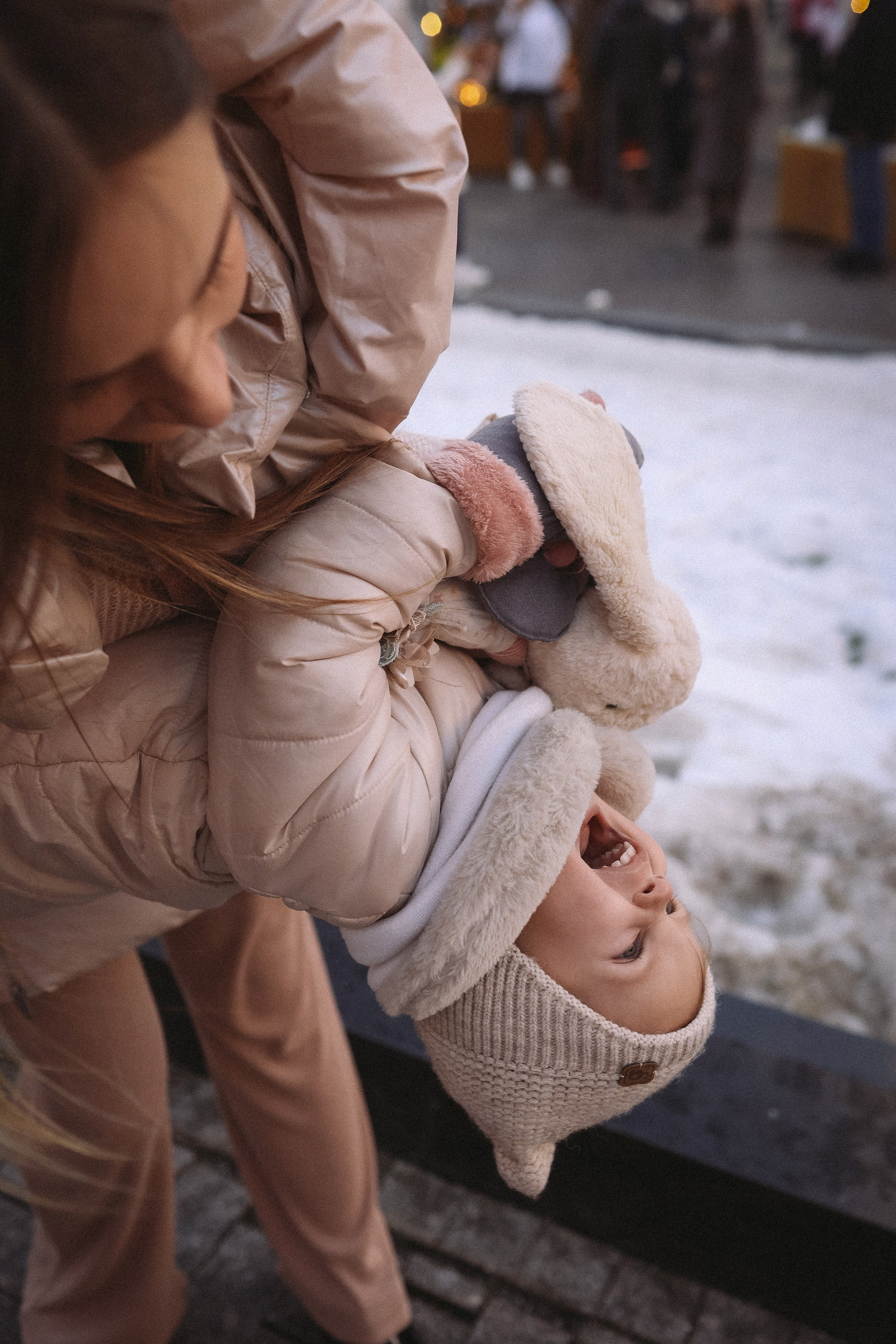Вместе с бабушкой Света Жанна и малышка Лиза. Фотограф Владимир Москва
