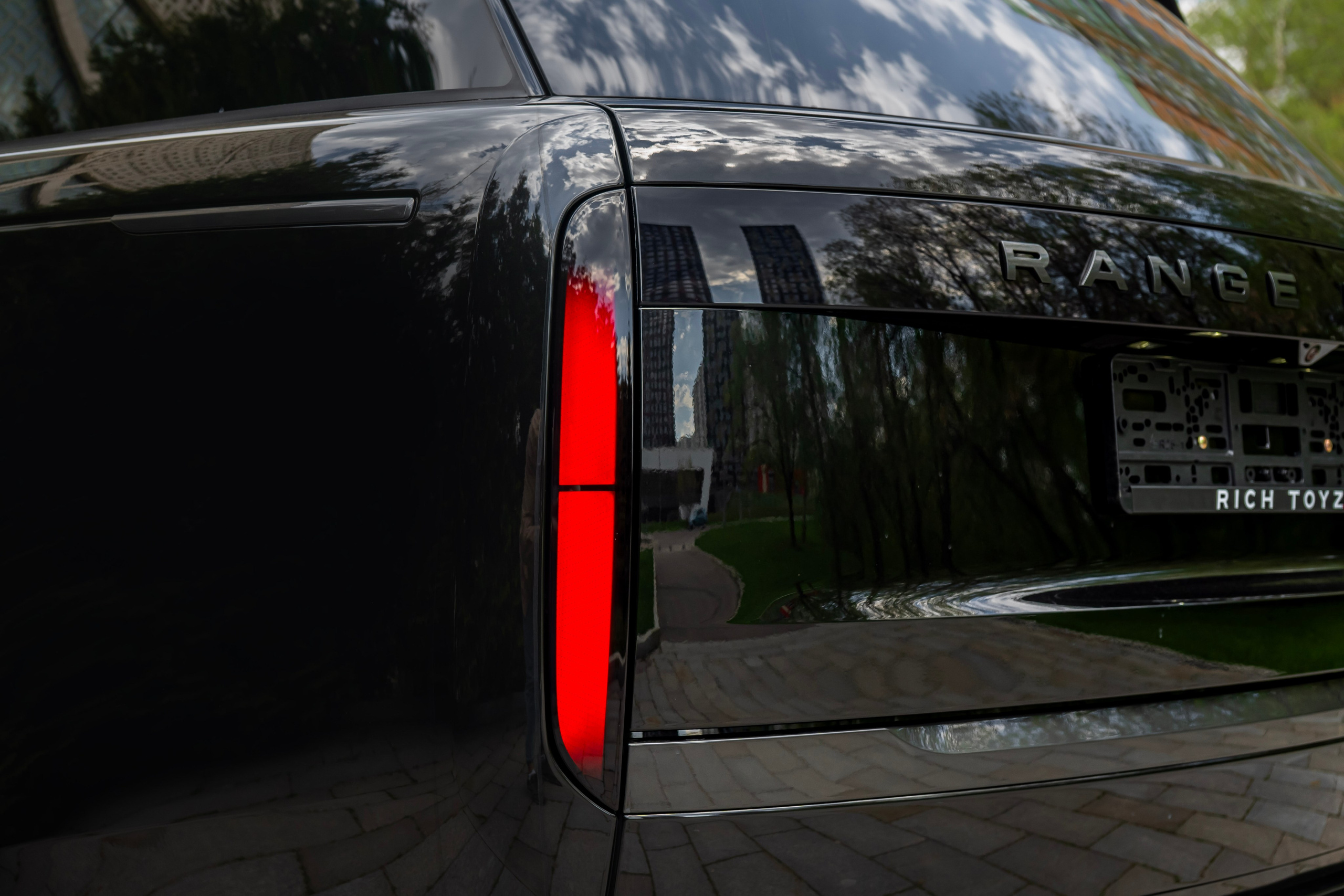 Range Rover P530
