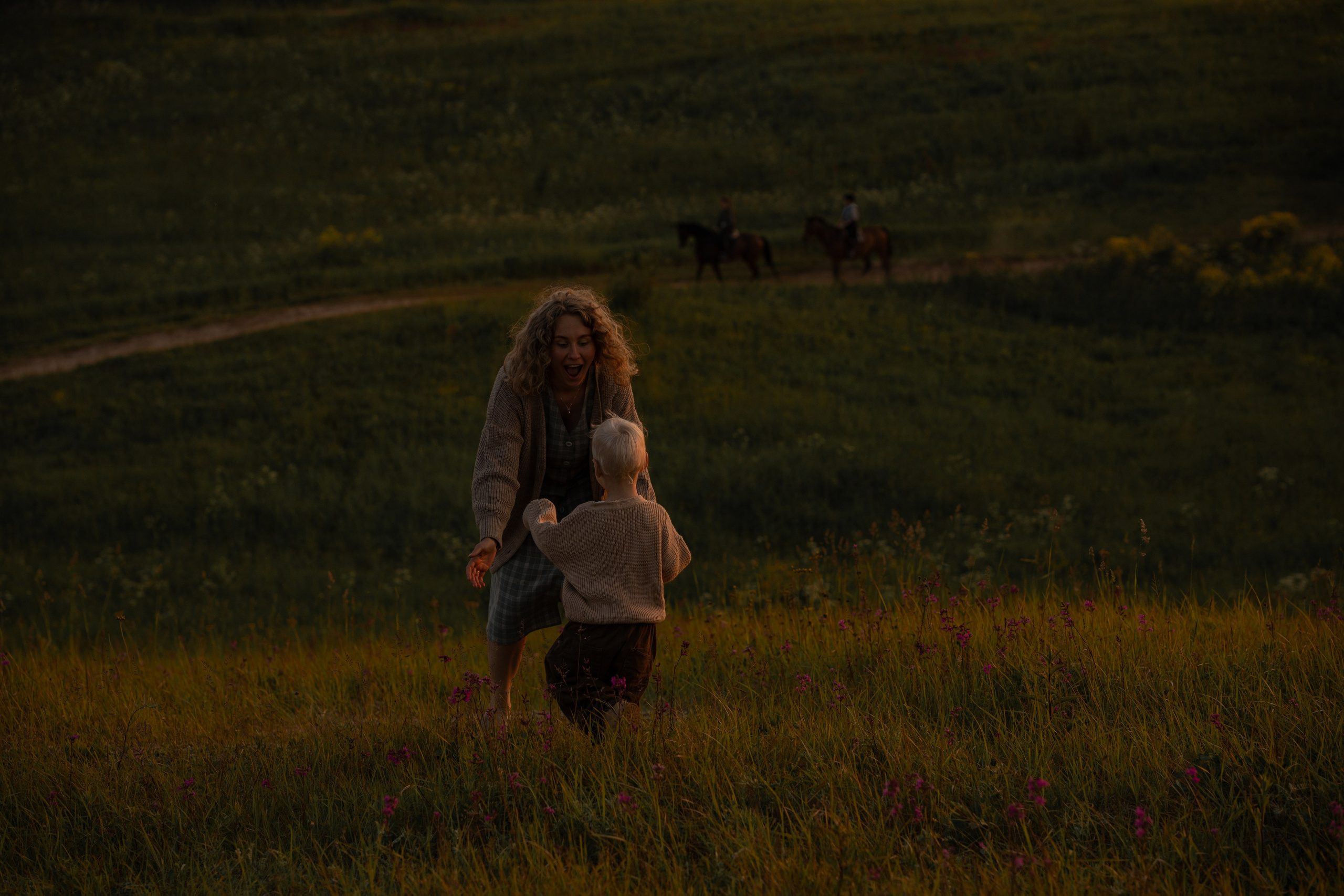 Душевная съемка на холмах. Семейный и портретный фотограф в Санкт-Петербурге Татьяна Гримоть