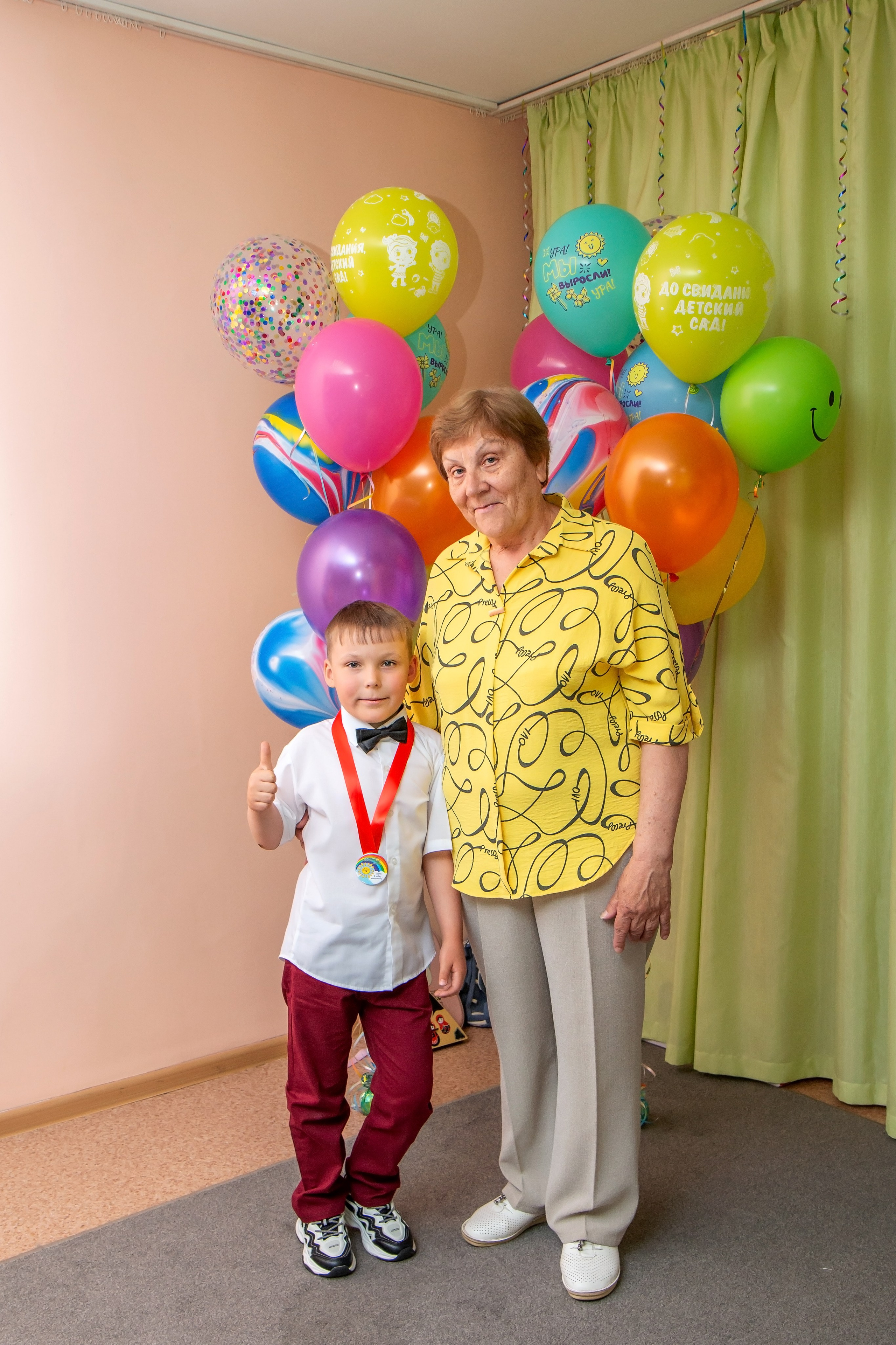 Выпускной вечер в ДС «Подснежник». Фотограф в Шелехове, лучшие выпускные альбомы в Шелехове