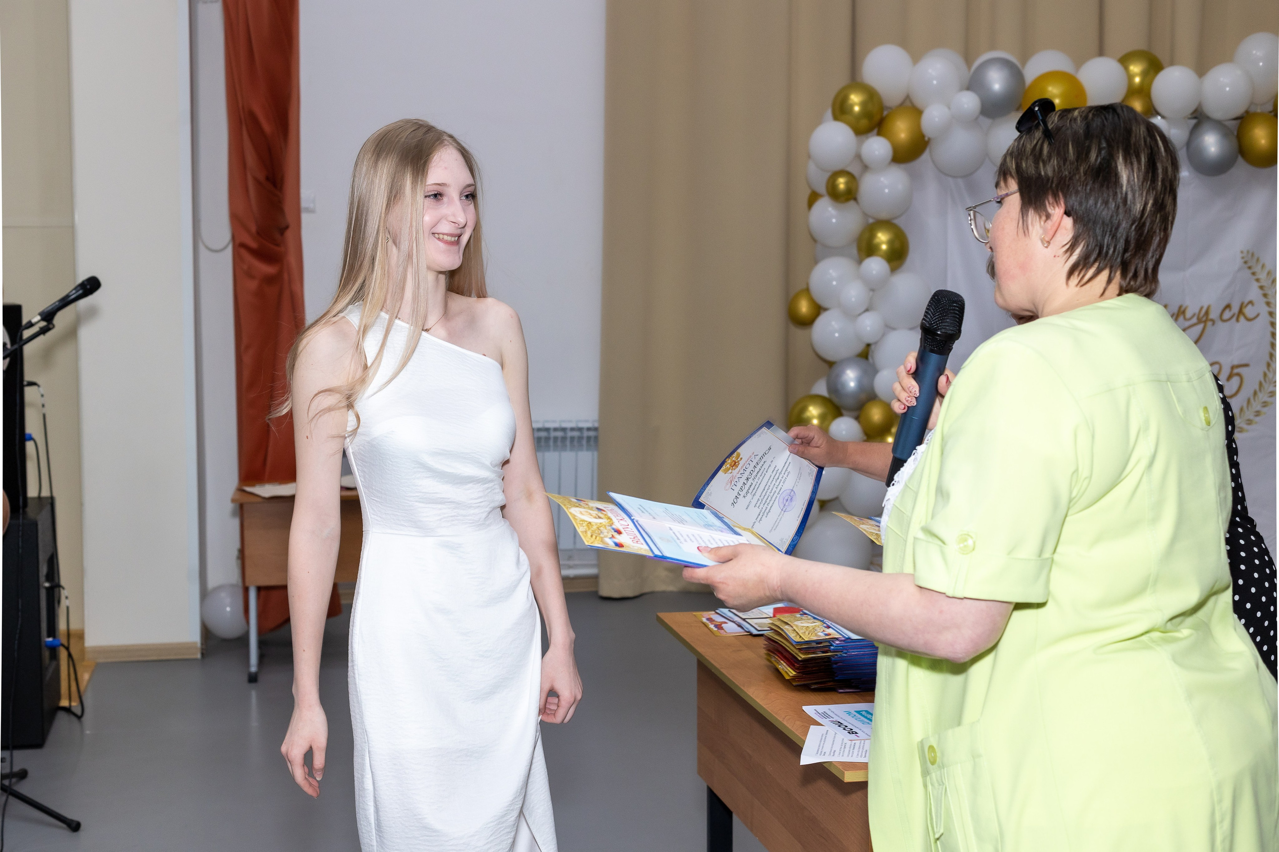 Вручение аттестата 2025. Выпускные альбомы Майкоп, Краснодар Елена Золотарева