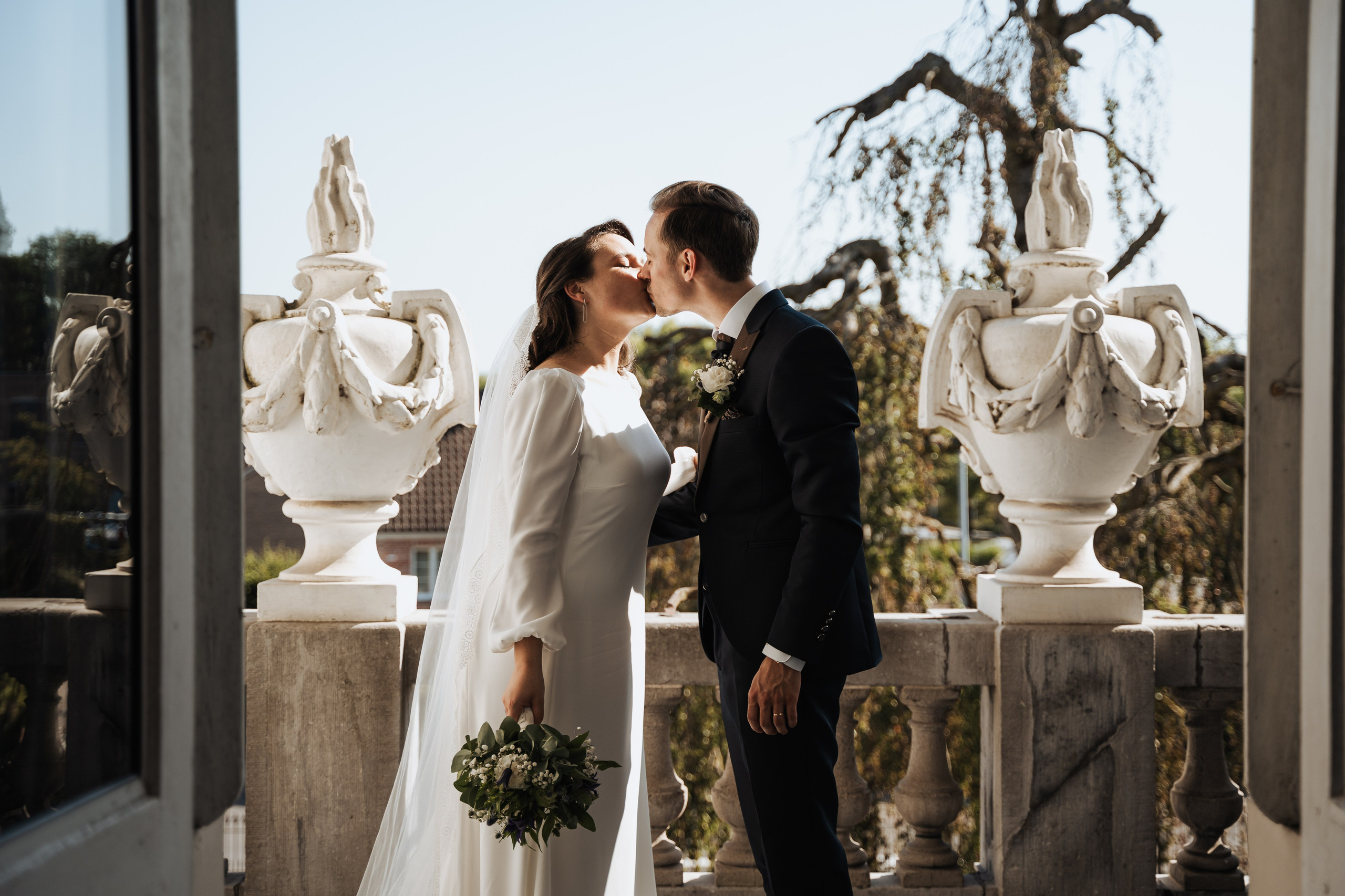 …Eternal devotion. Golden Moments Editing — We do Wedding’s Retouch and Video Editing