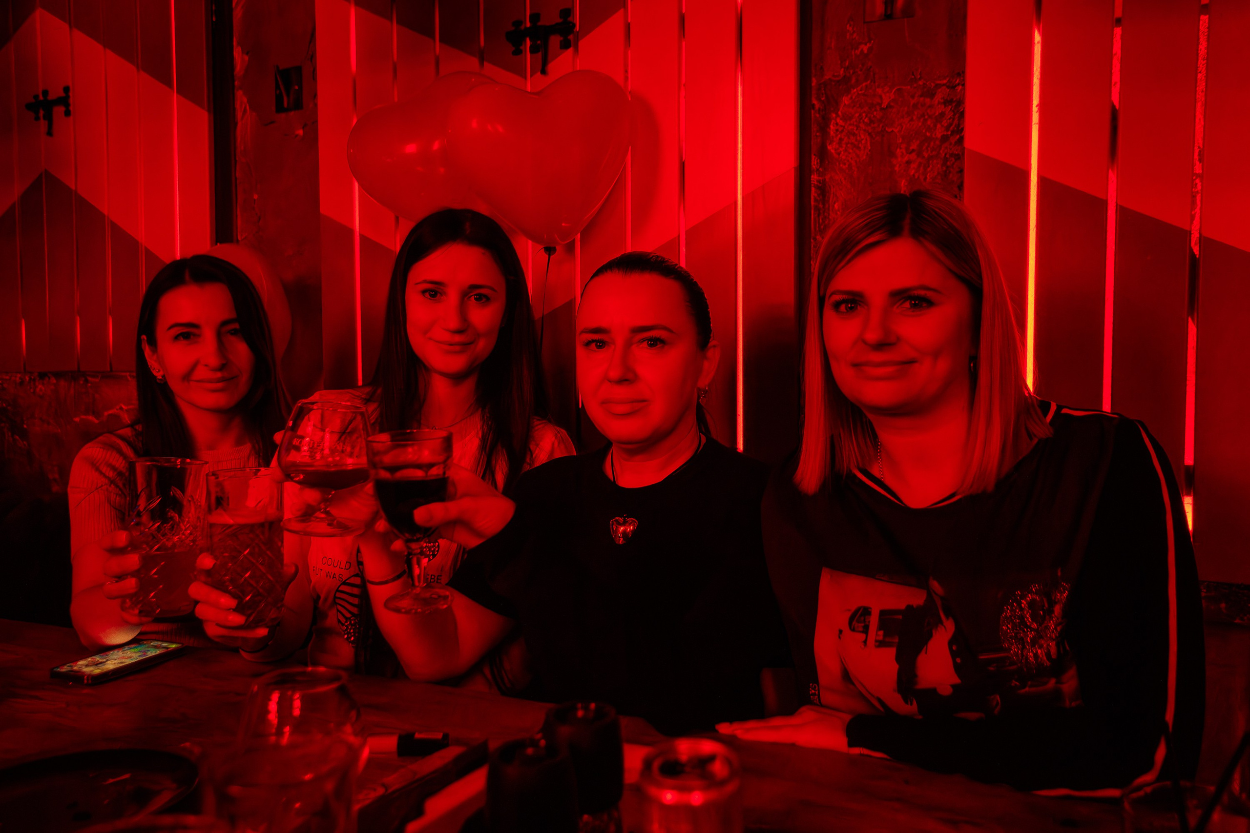 Happy Valentine's day_Пьяный Плющ_Симферополь_14.02.2025. Аминов Руслан | Фотограф