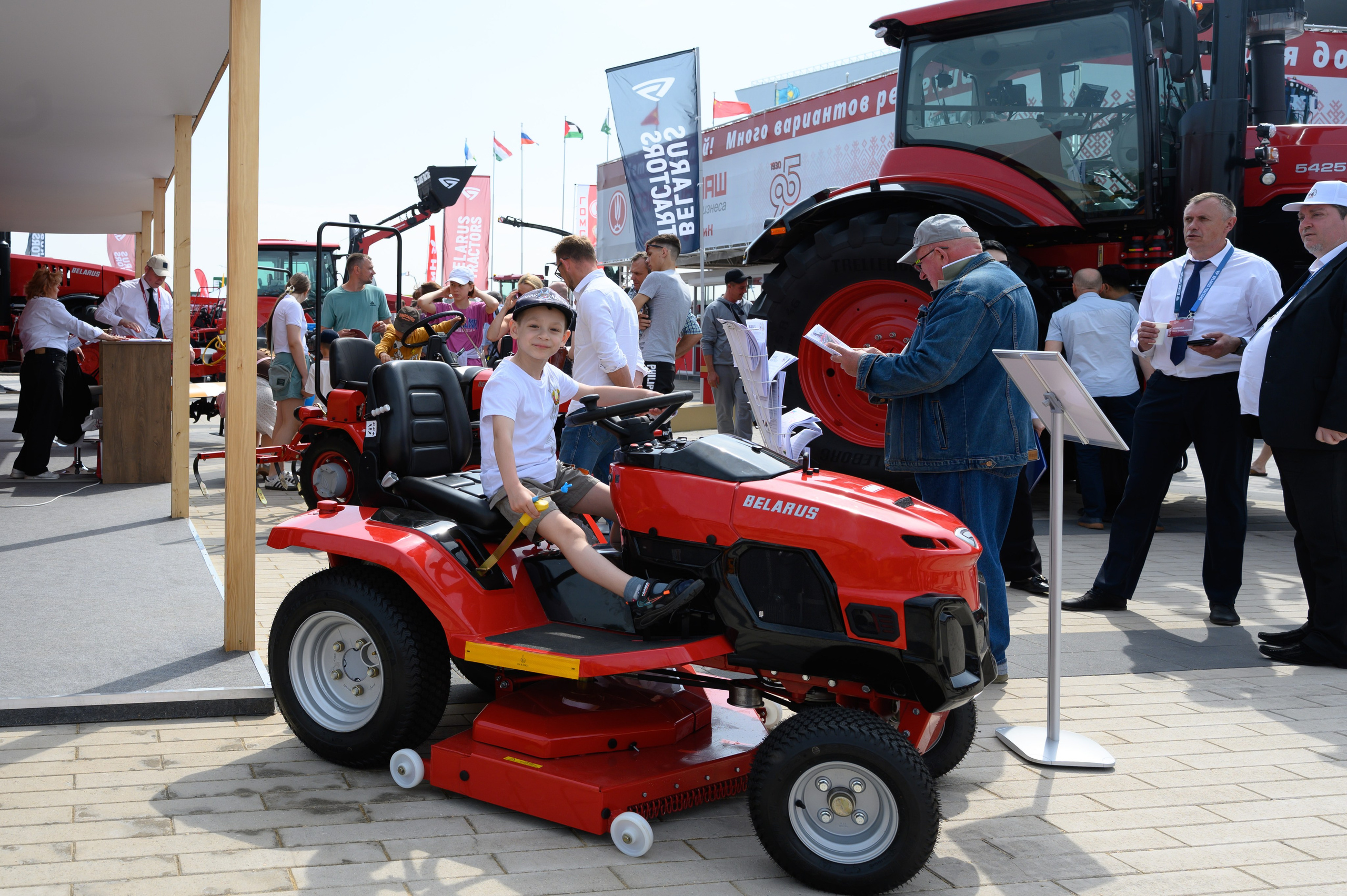 Агровыставка. Фотоуслуги, услуги фотографа, фотографирование важных событий