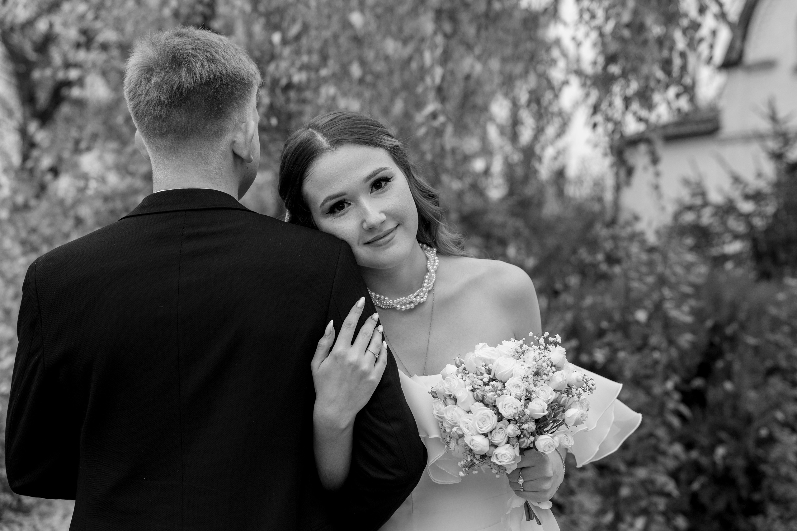 Черное и белое. Профессиональный фотограф и видеооператор