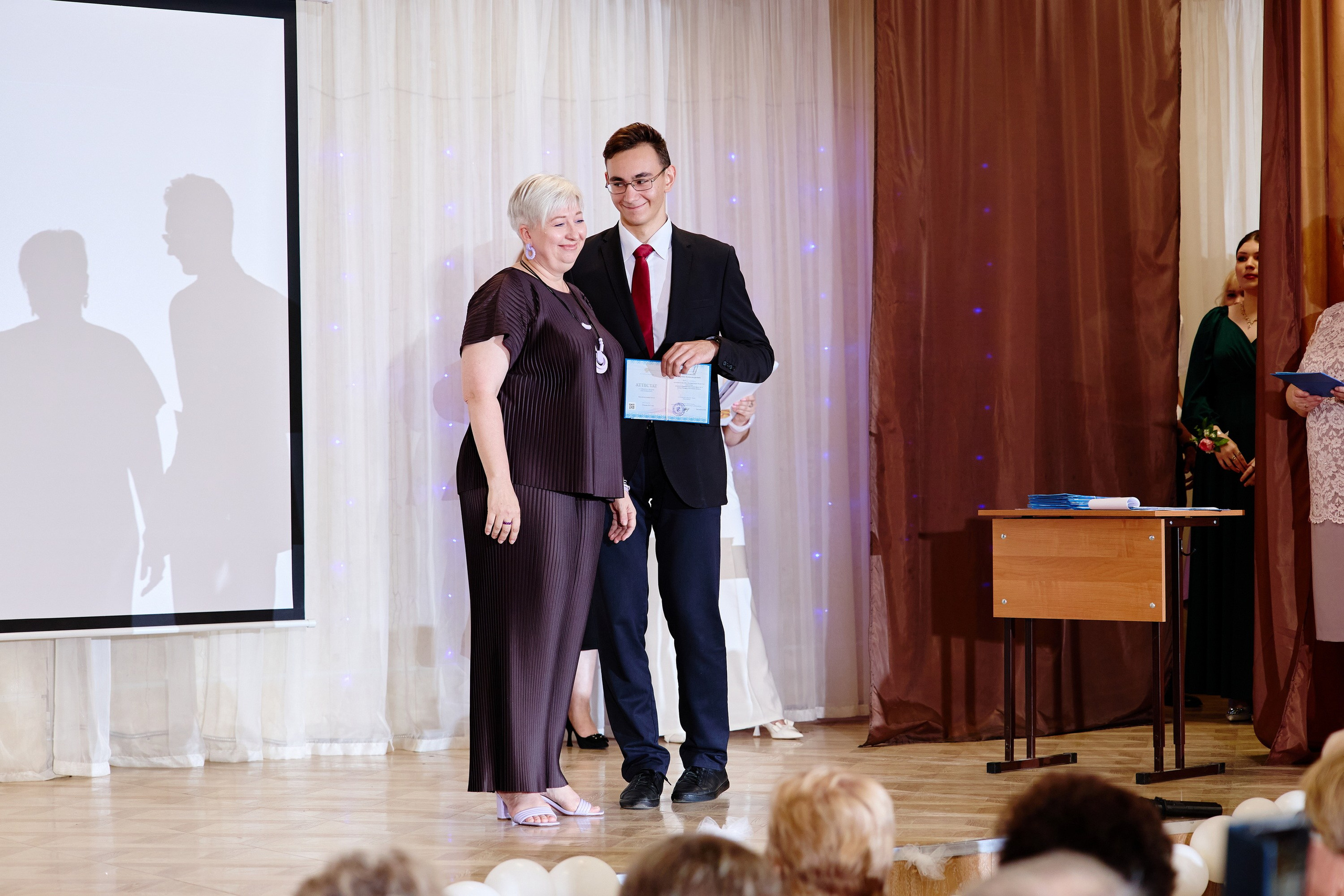 Выпускной 35 Сош. Фотограф Выпускные альбомы Таганрог Сергей Коробченко