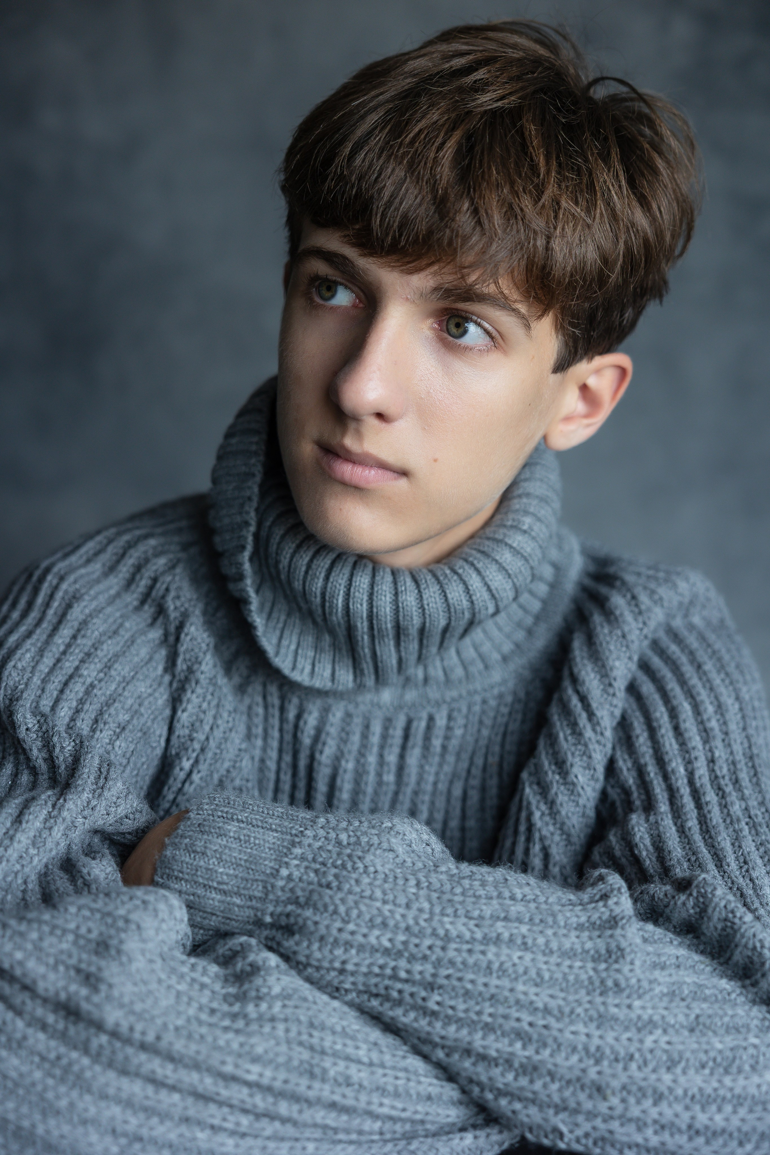 АРТЁМ. Я фотограф из Москвы к Вашим услугам