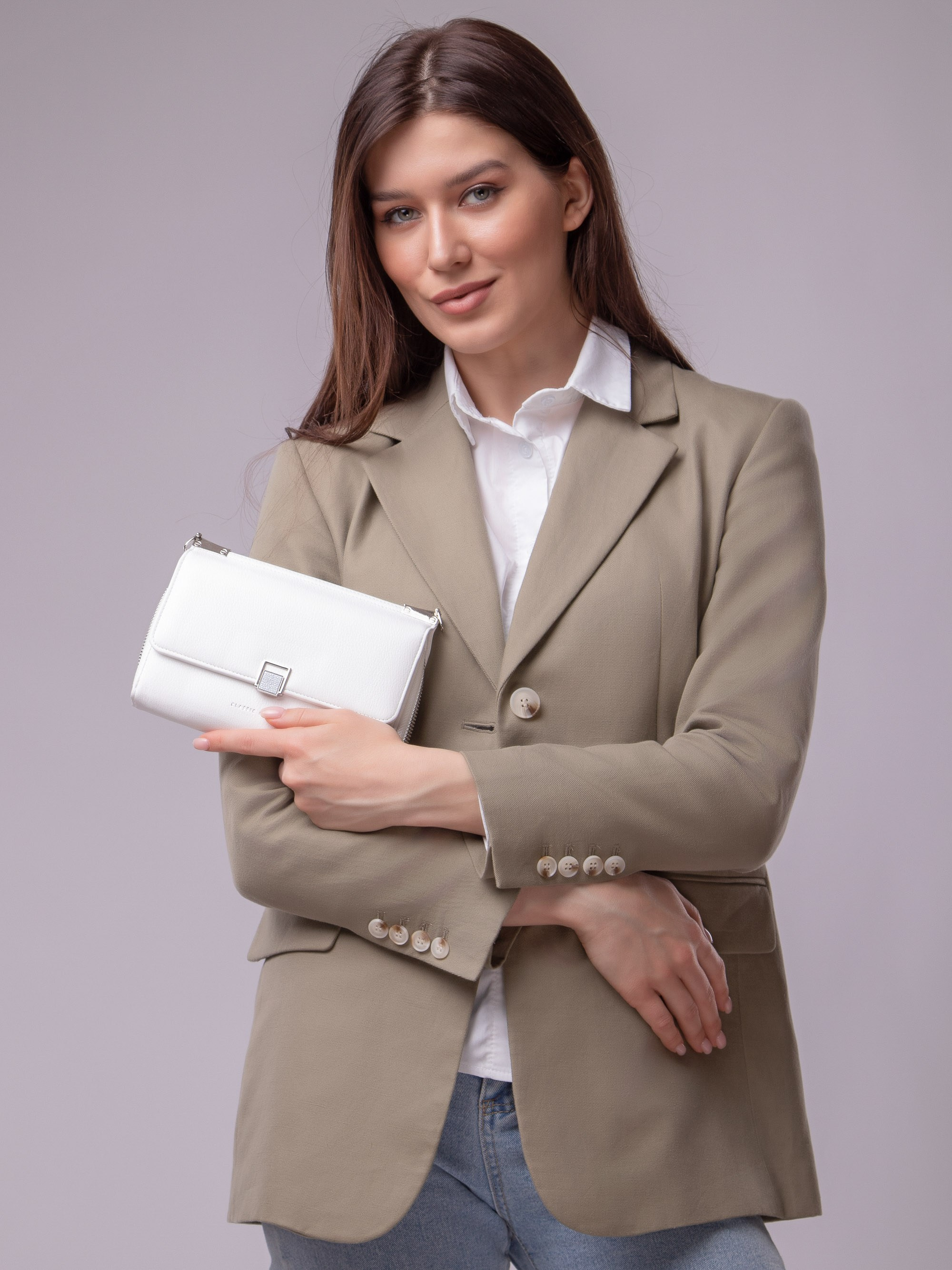 Съемка женского клатча с моделью