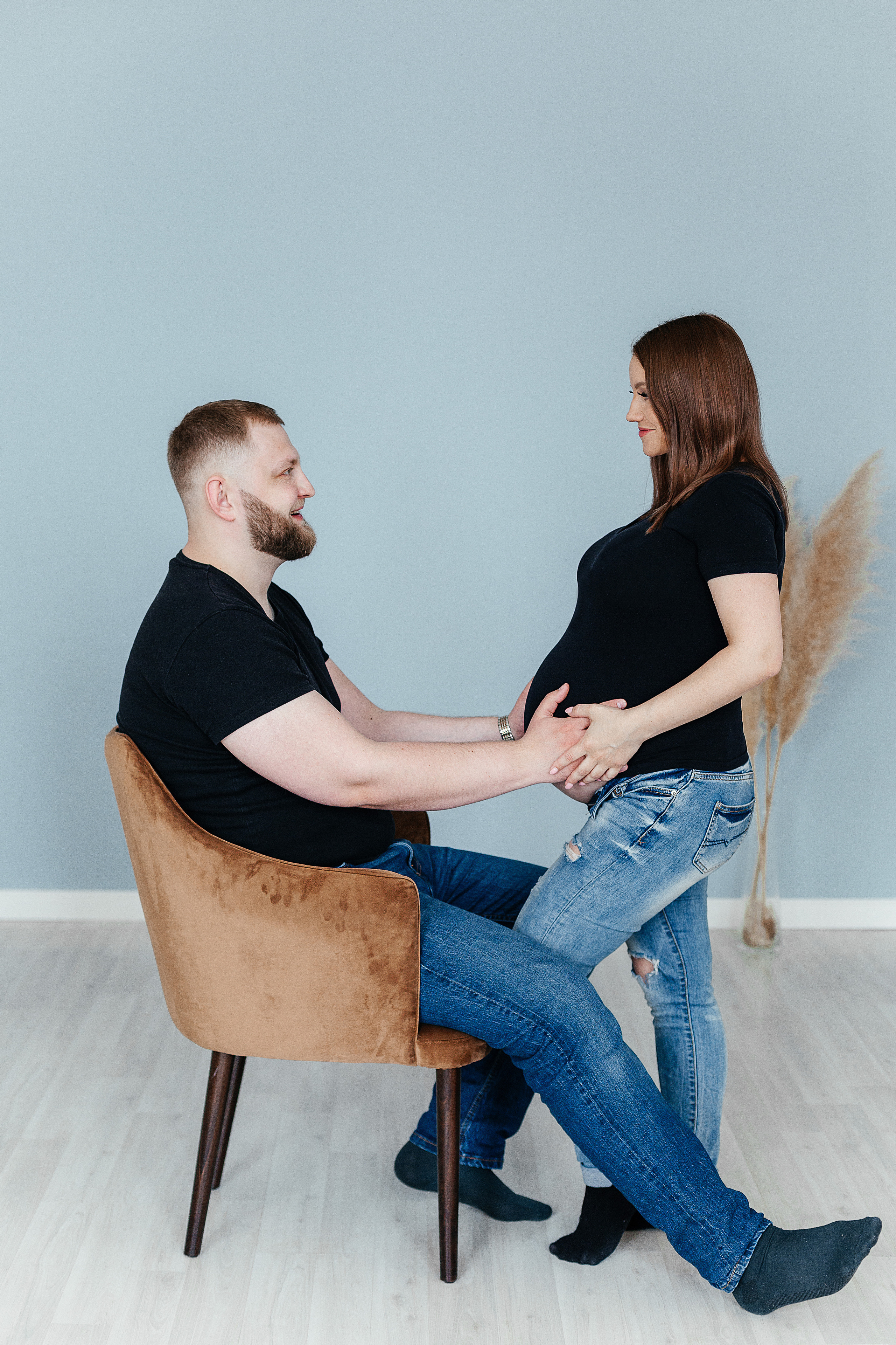 Фотосессия беременности в студии для Виктории и ее семьи. Свадебный, семейный, brand фотограф в Краснодаре Макарова Ксения