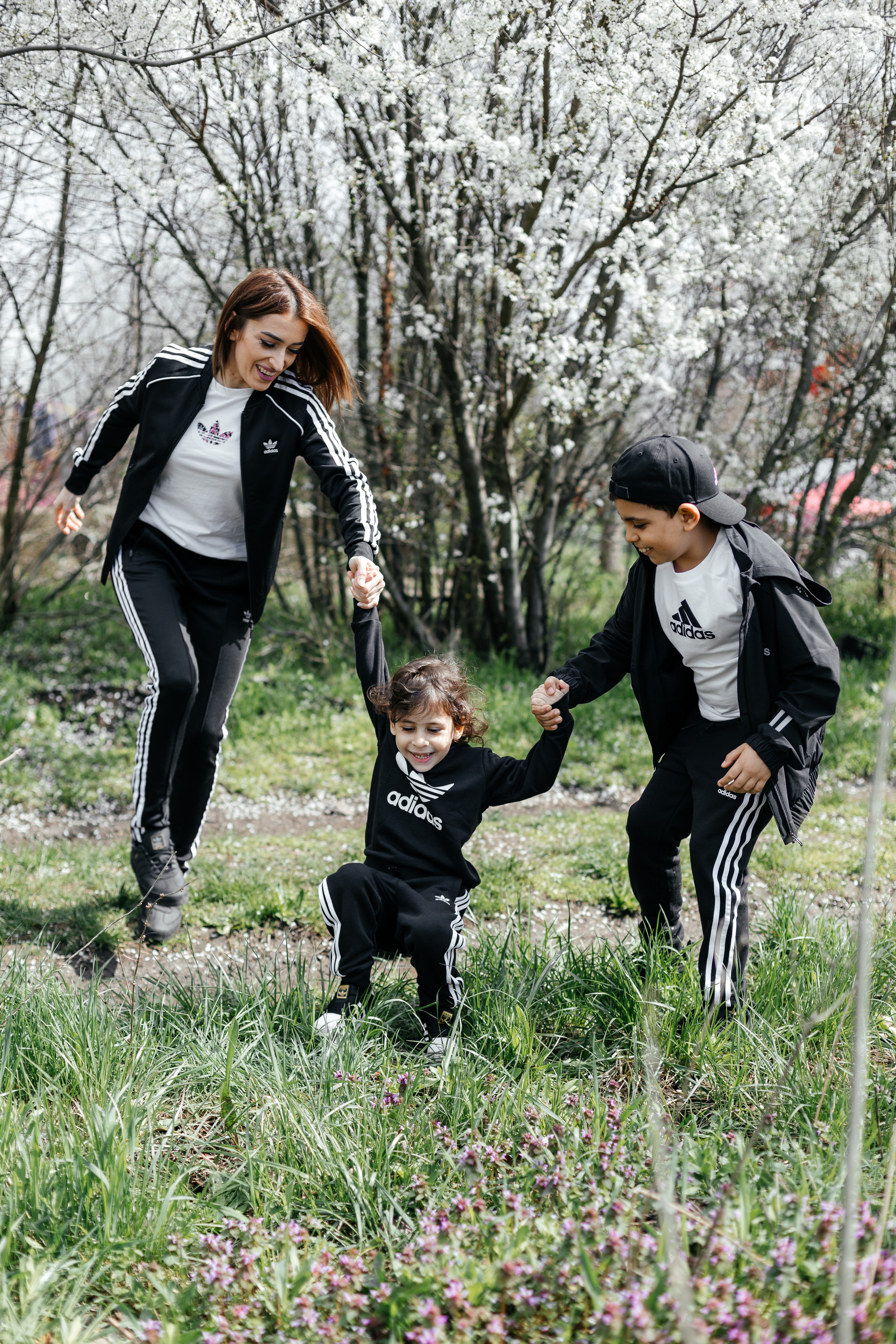 Семейная фотосессия в цветении. Свадебный, семейный, brand фотограф в Краснодаре Макарова Ксения